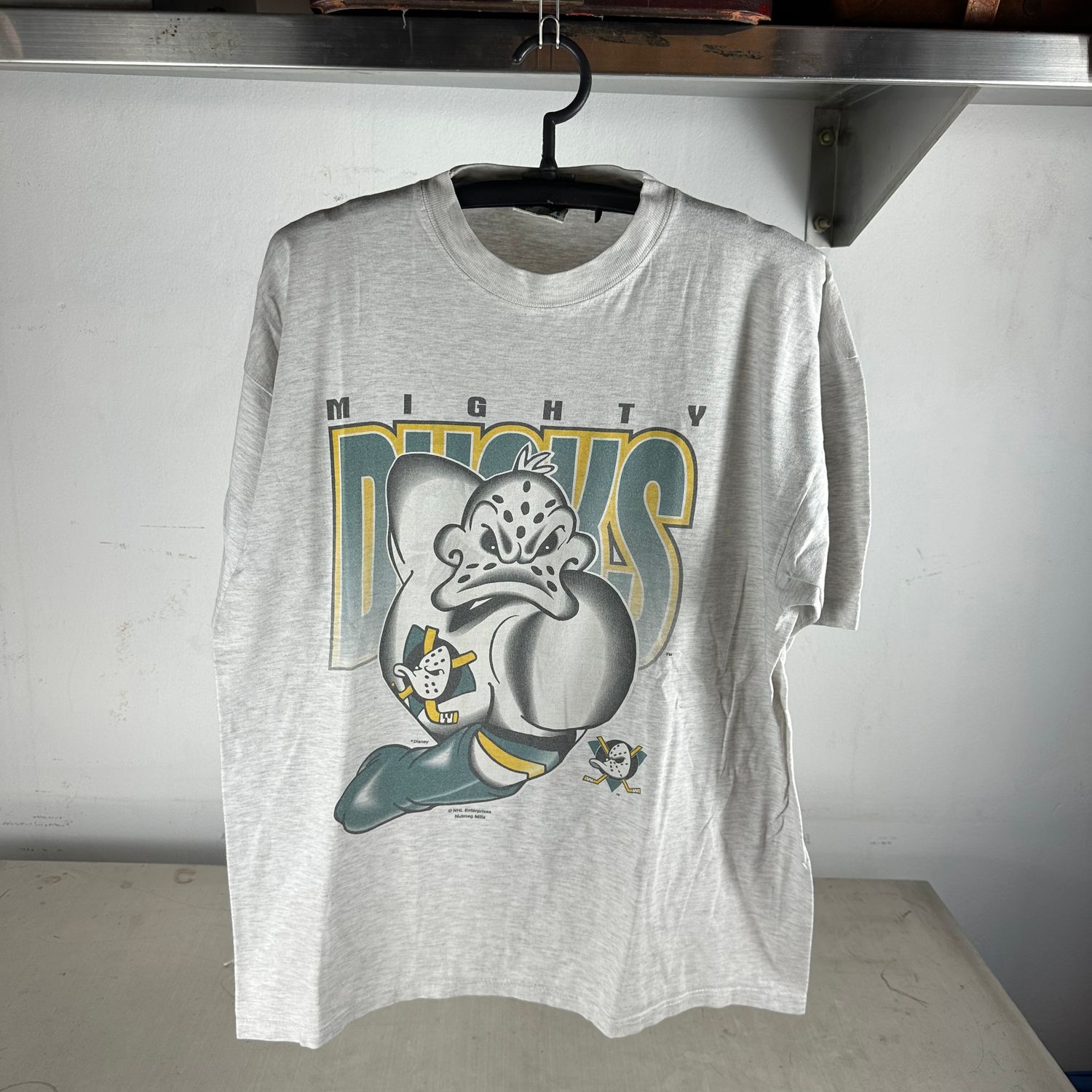 ​Vintage 90s Mighty Ducks NHL Nutmeg Mascot Graphic T-Shirt