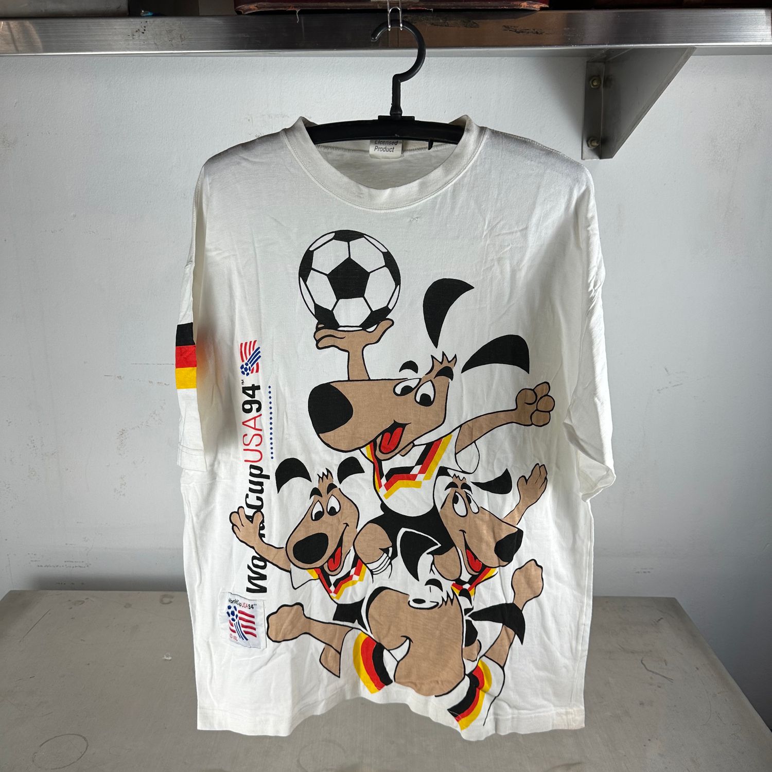 ​Vintage 1994 World Cup USA Soccer Germany Dogs Mascot Graphic T-Shirt