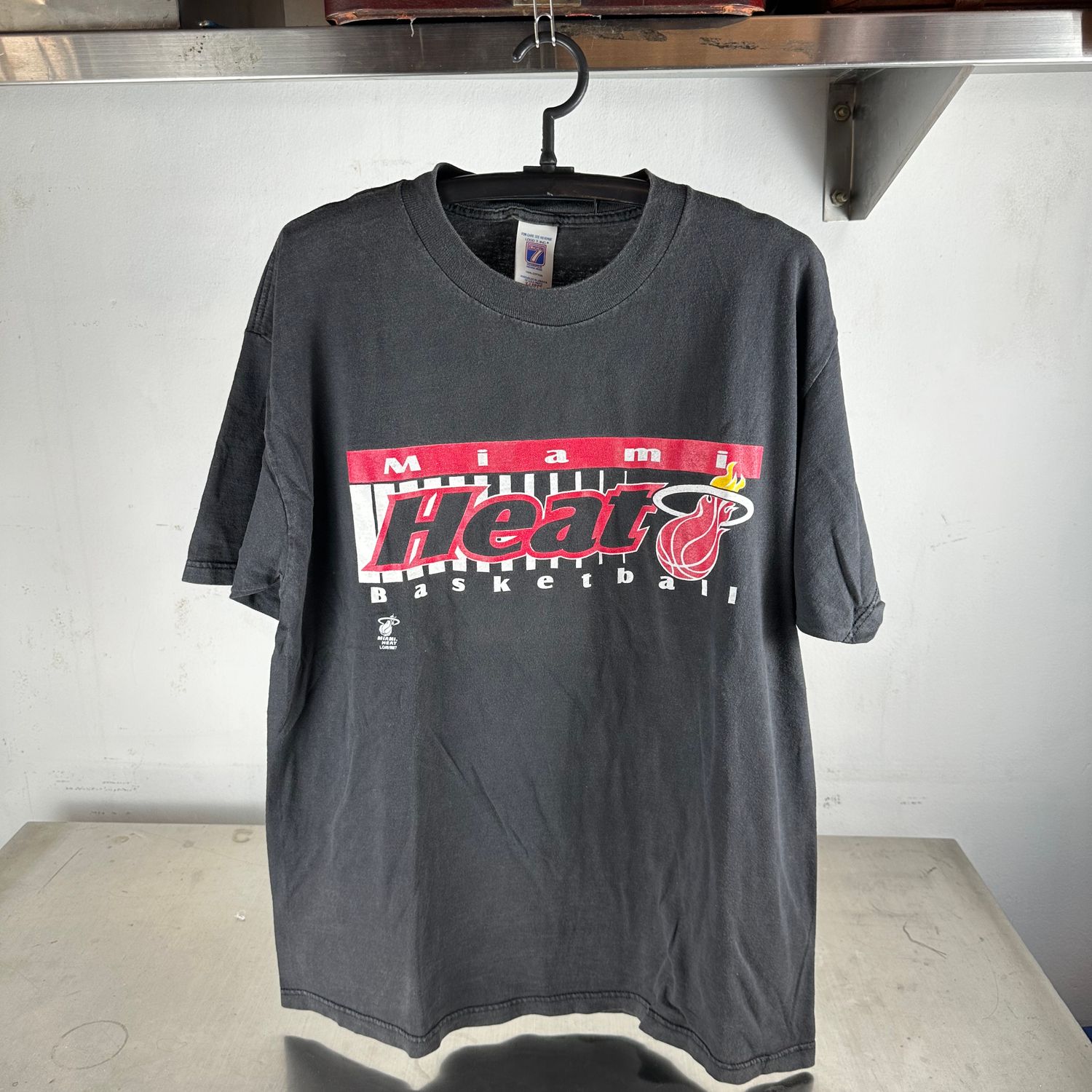 ​Vintage 90s Miami Heat Basketball NBA XL T-Shirt