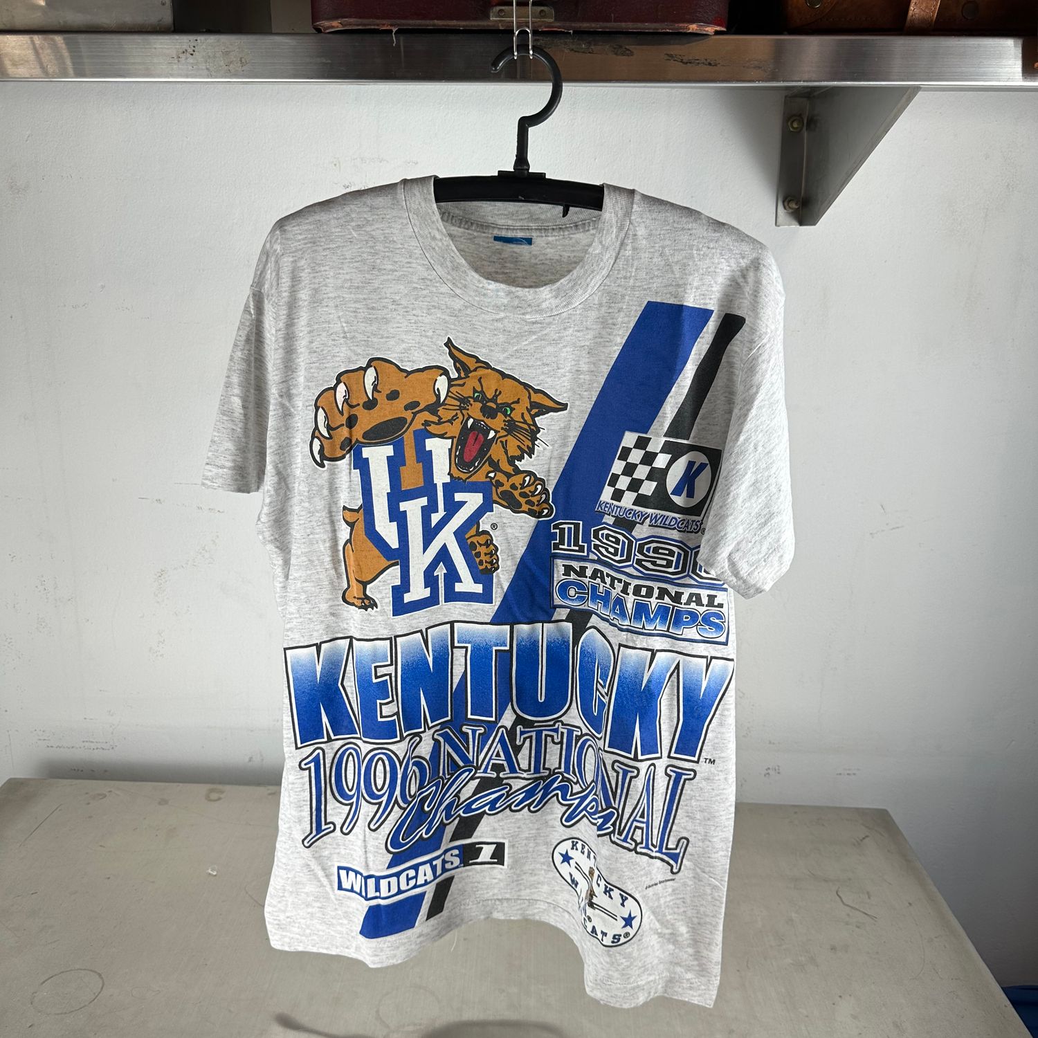 ​Vintage 1996 Kentucky Wildcats NCAA National Champs T-Shirt