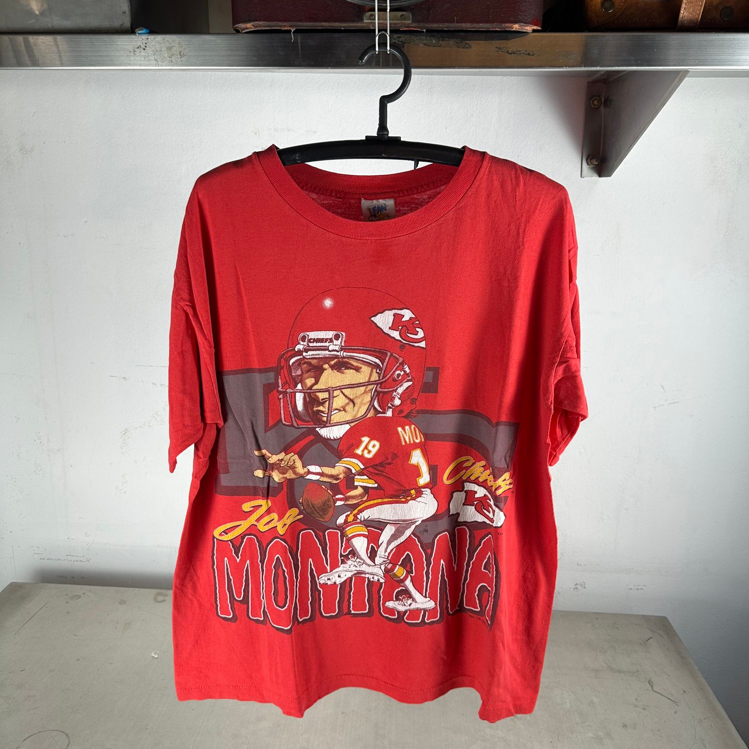 ​Vintage 1993 Joe Montana Kansas City Chiefs NFL Caricature T-Shirt