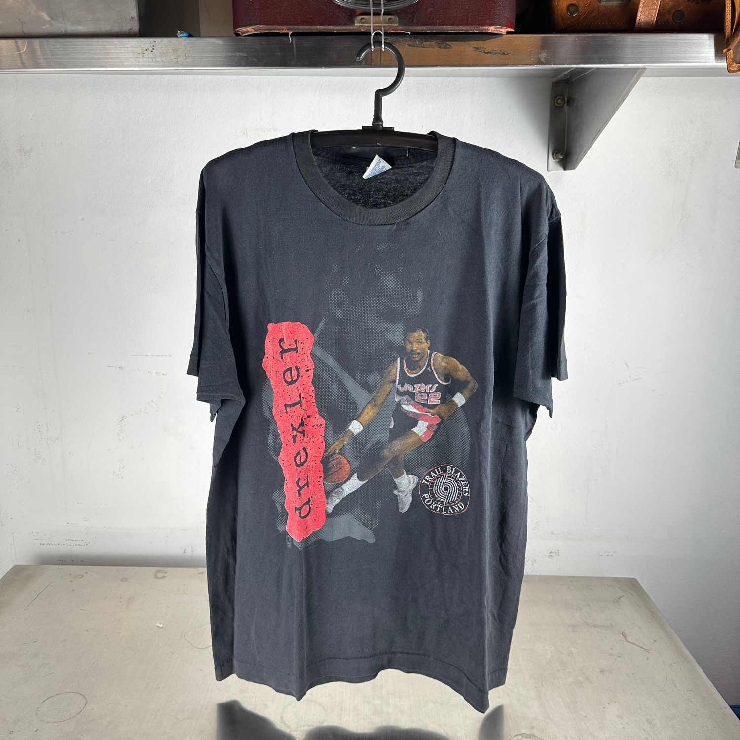 ​Vintage 90s Clyde Drexler Portland Trail Blazers NBA Salem Sportswear T-Shirt