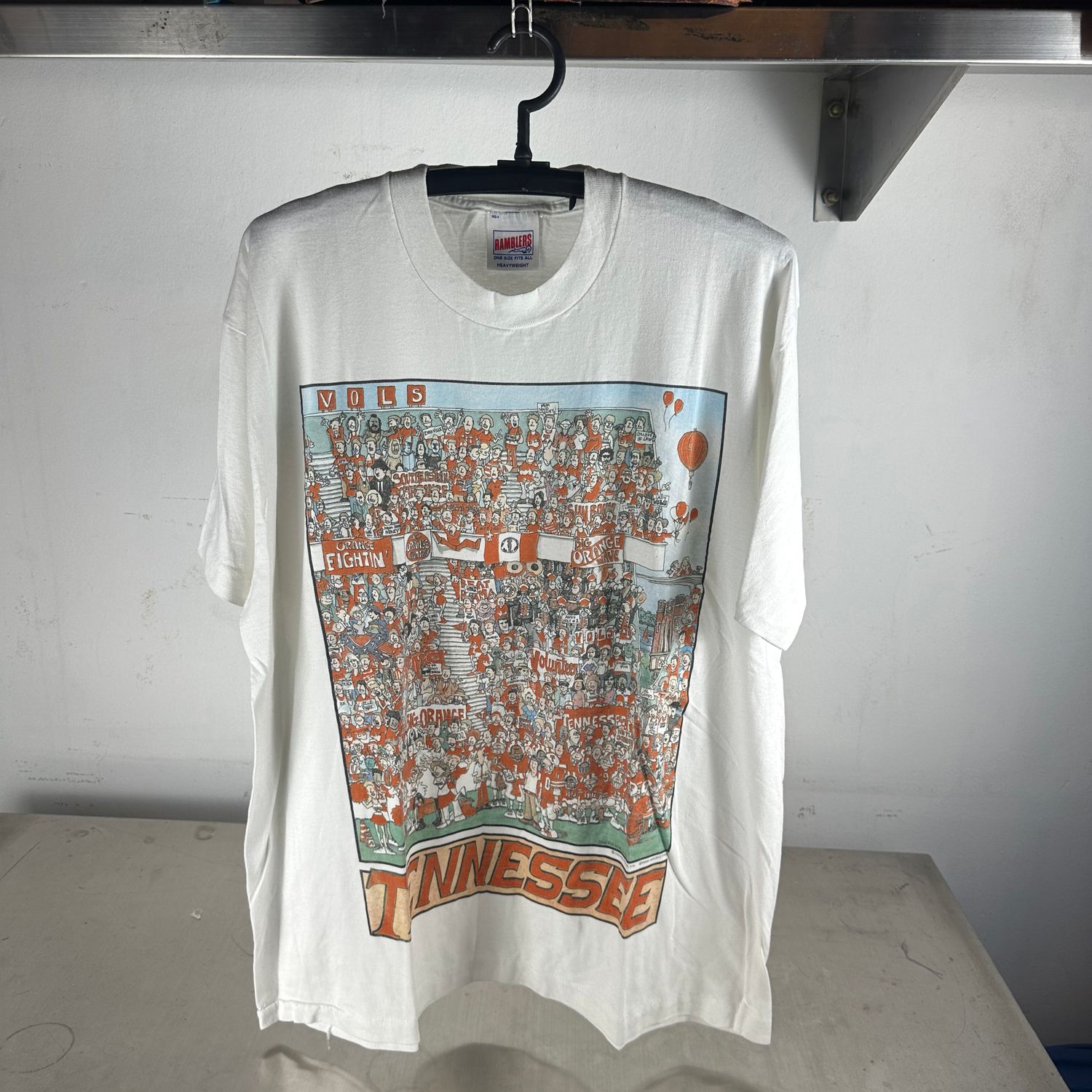 ​Vintage 80s Tennessee Volunteers NCAA Football Artwork Graphic T-Shirt