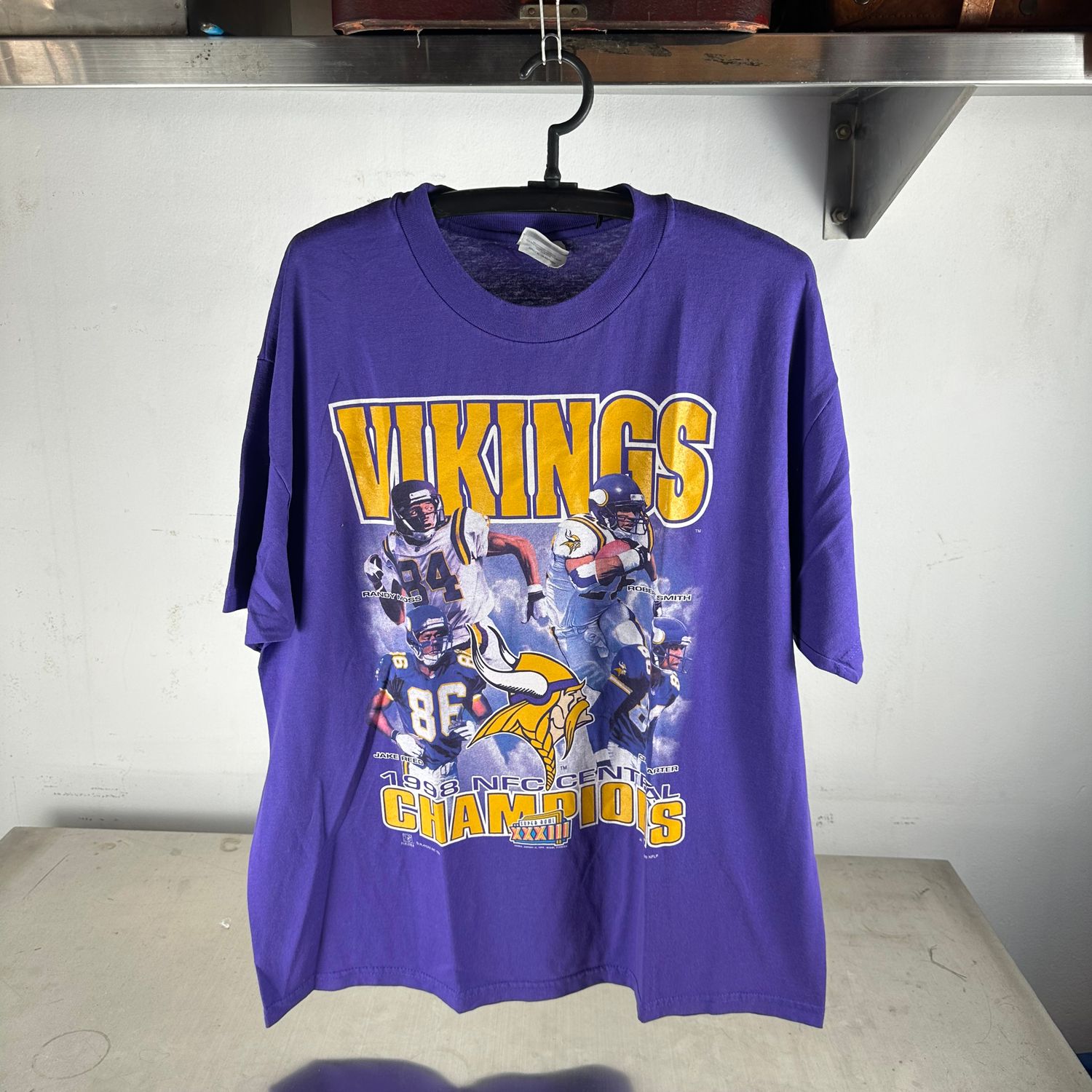 ​Vintage 1998 Minnesota Vikings NFL NFC Central Champions T-Shirt