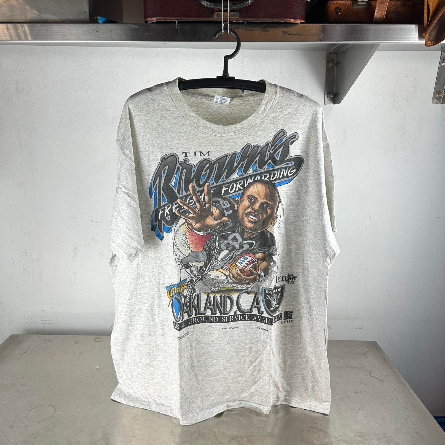 ​Vintage 1995 Tim Brown Raiders NFL Freight Forwarding Caricature T-Shirt
