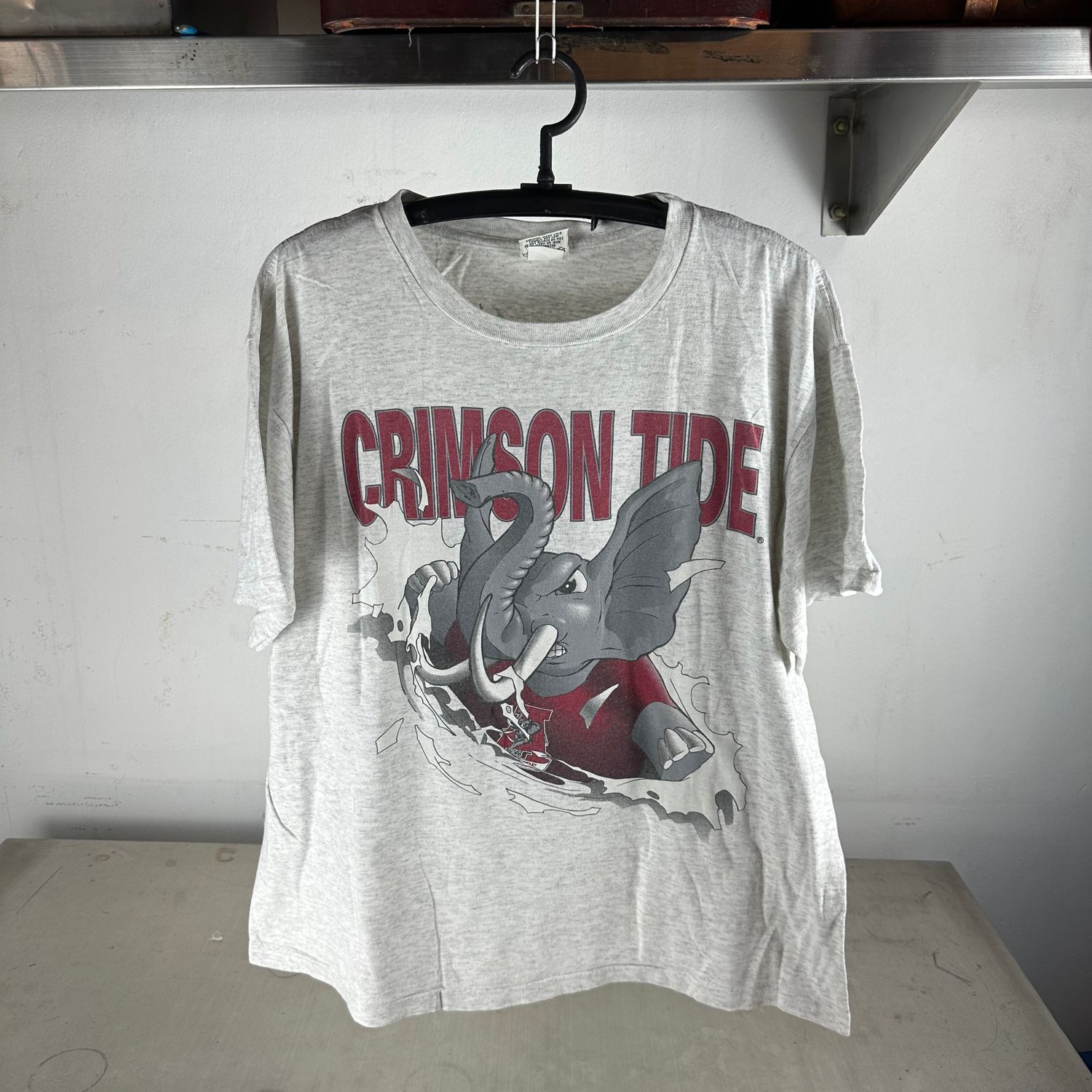 ​Vintage 90s Alabama Crimson Tide NCAA Nutmeg Breakthrough T-Shirt
