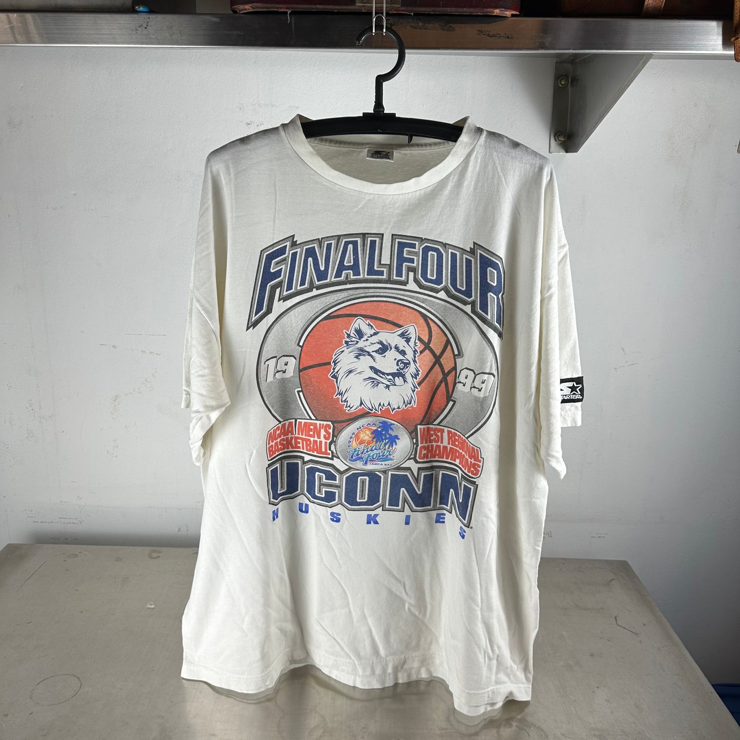 ​​Vintage 1999 UConn Huskies NCAA Basketball Final Four ​T-Shirt