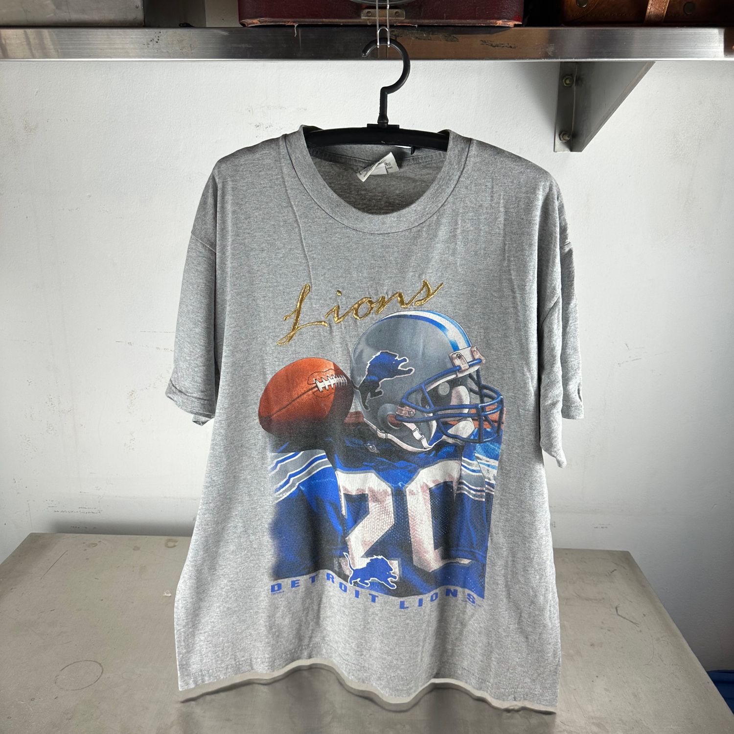 ​Vintage 1997 Detroit Lions Football NFL Embroidered T-Shirt