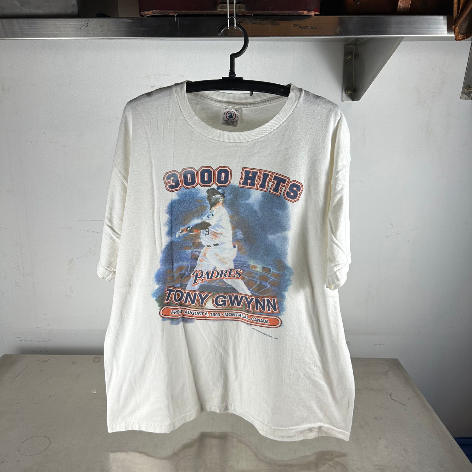 ​Vintage 1999 Tony Gwynn San Diego Padres MLB 3000 Hits T-Shirt