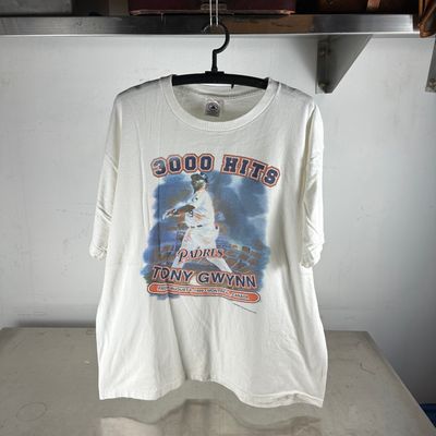 ​Vintage 1999 Tony Gwynn San Diego Padres MLB 3000 Hits T-Shirt