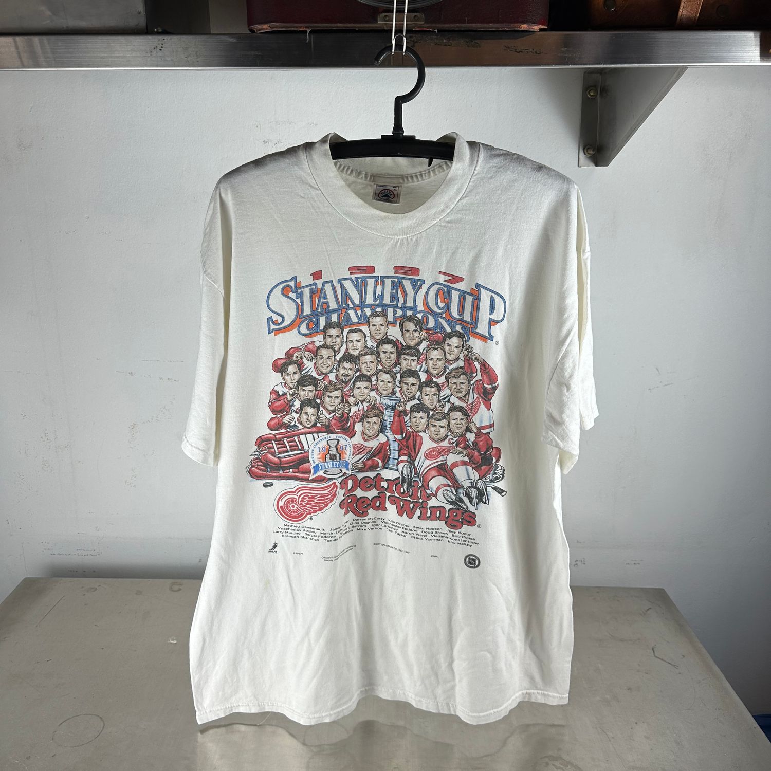 ​​Vintage 1997 Detroit Red Wings Stanley Cup Champions Caricature​ T-Shirt