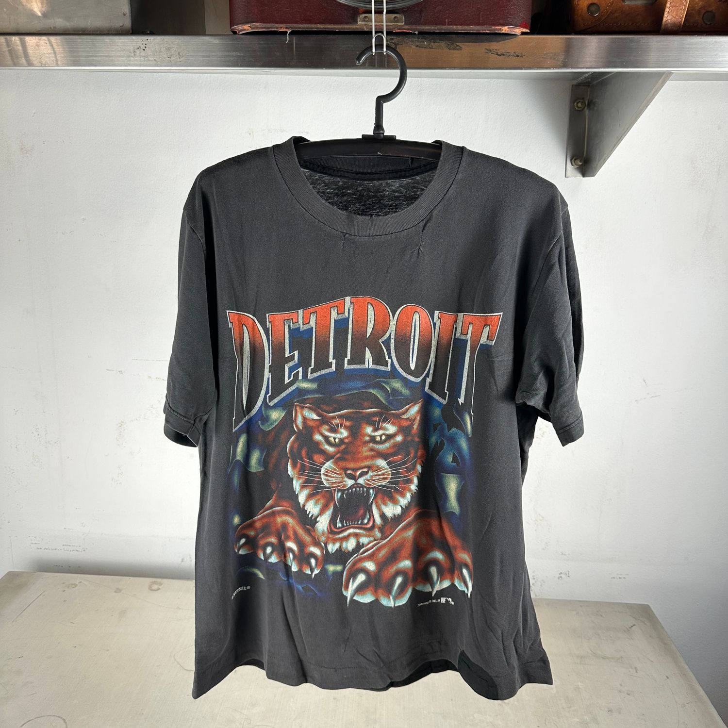 ​Vintage 90s Detroit Tigers MLB Nutmeg Breakthrough T-Shirt