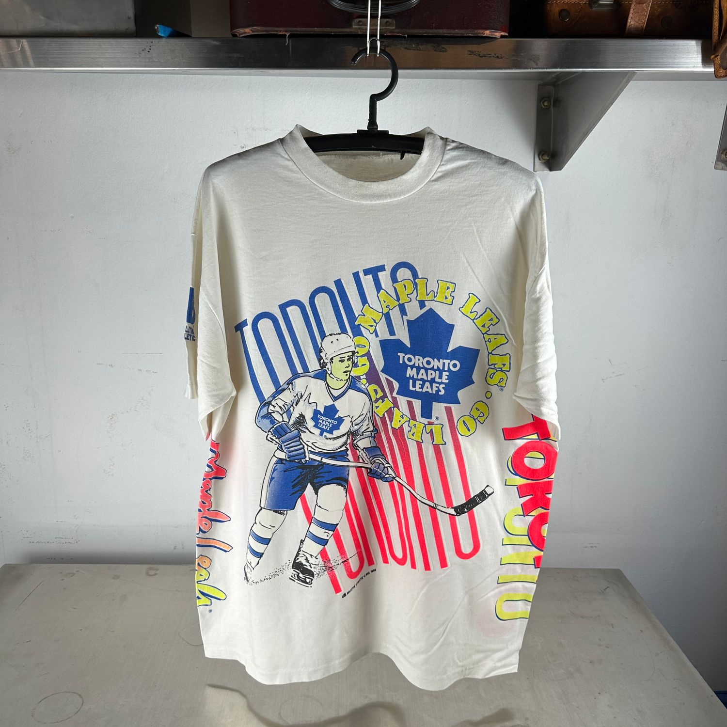 ​Vintage 1990 Toronto Maple Leafs NHL Bulletin Athletic AOP T-Shirt