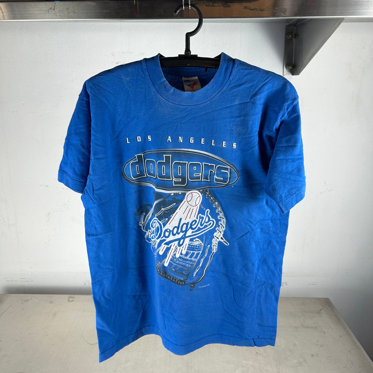 ​​​Vintage 1997 Los Angeles Dodgers MLB Baseball Graphic T-Shirt