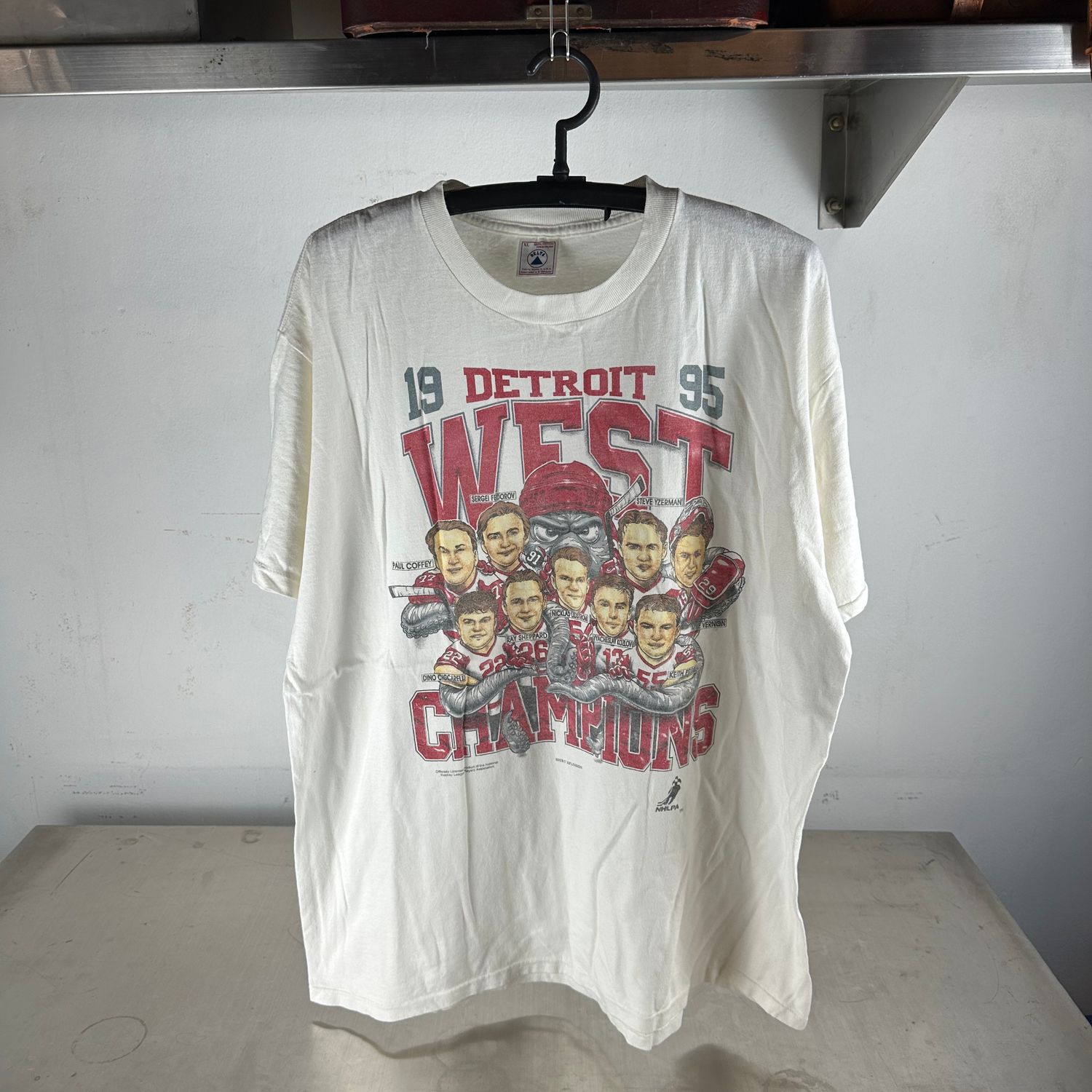 Vintage 1995 Detroit Red Wings NHL Champions Caricature T-Shirt