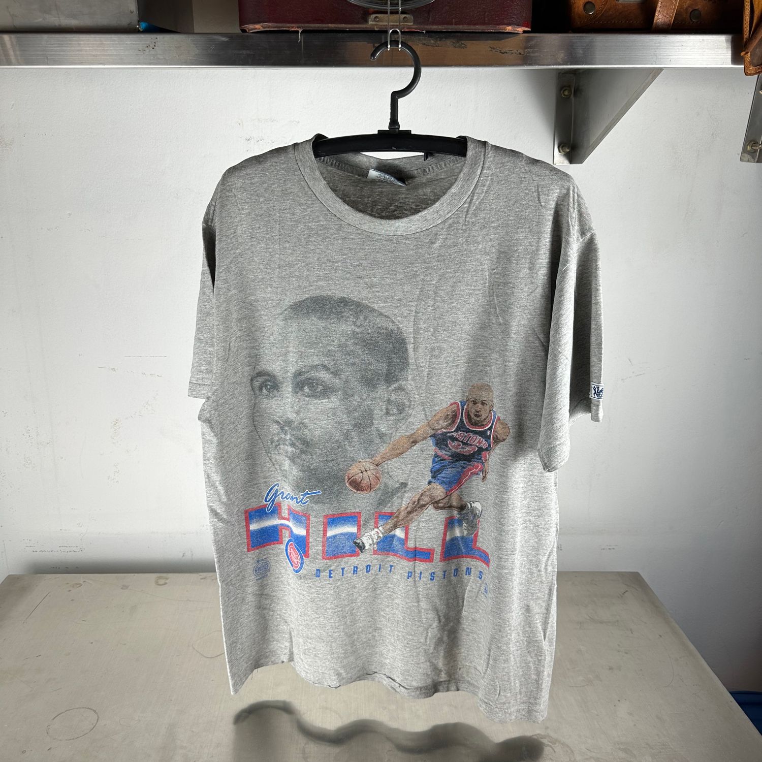 ​Vintage 90s Grant Hill Detroit Pistons NBA Graphic T-Shirt