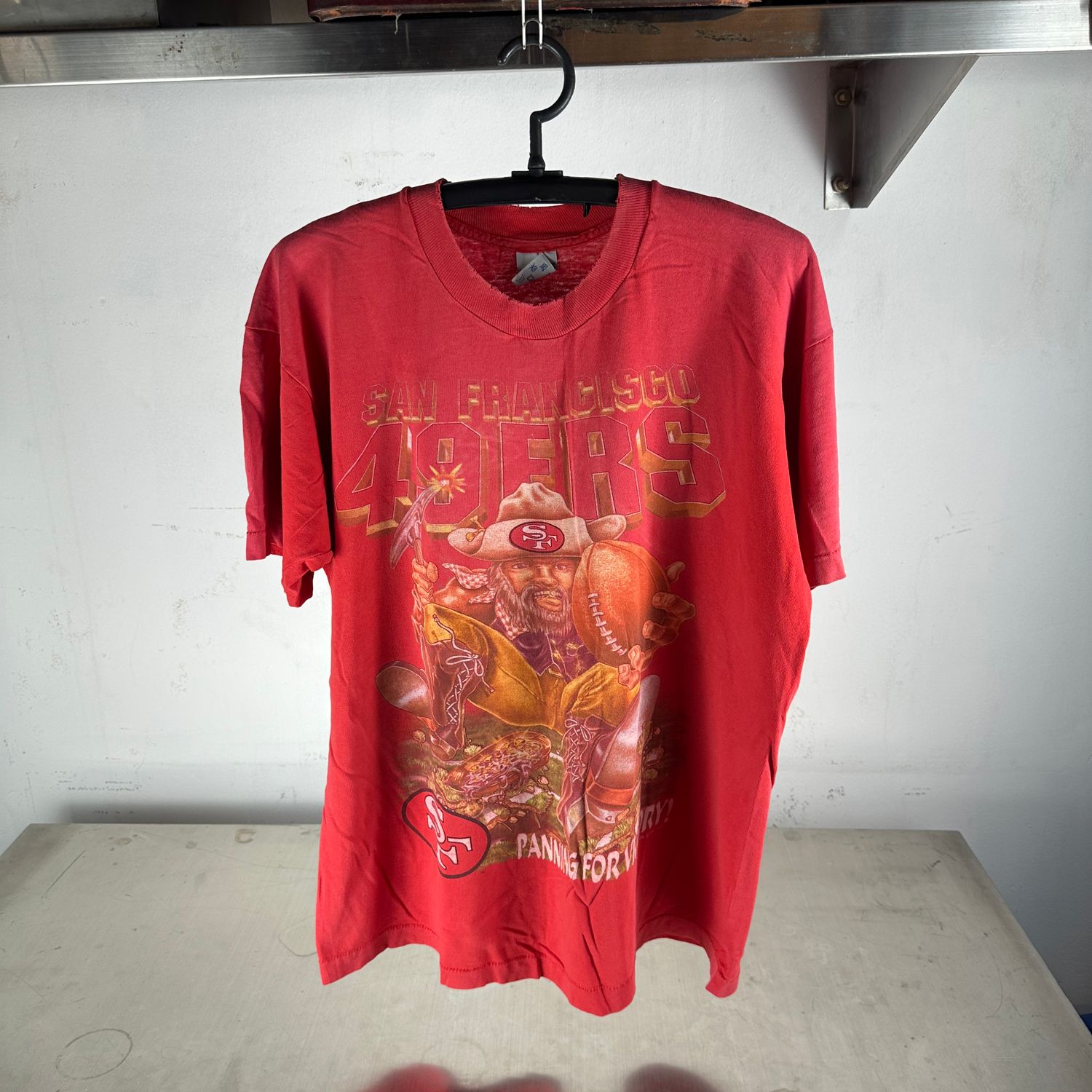 ​​Vintage 90s San Francisco 49ers NFL Panning For Victory! T-Shirt