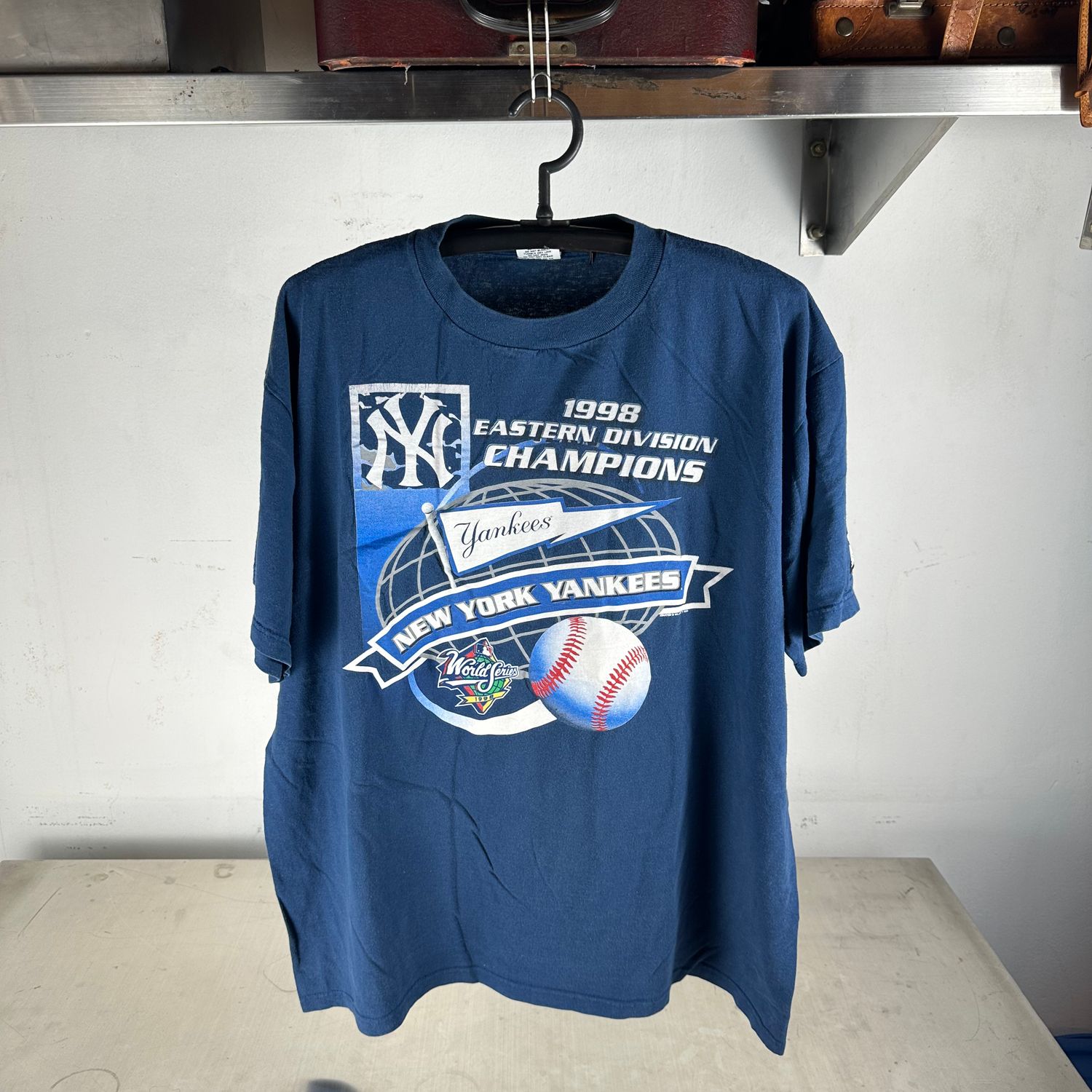 ​Vintage 1998 New York Yankees MLB Division Champions Graphic T-Shirt