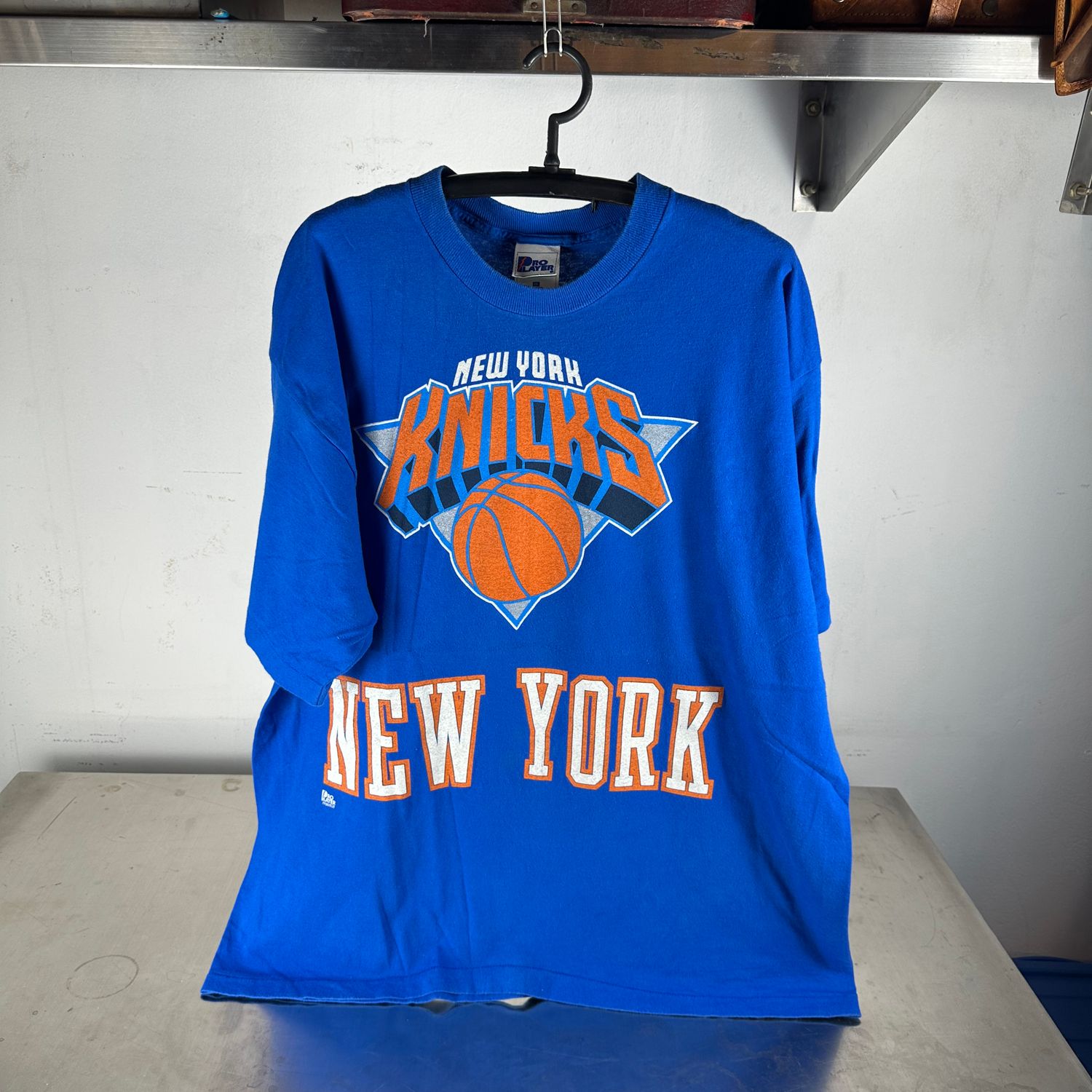 ​​Vintage 90s New York Knicks NBA Double Sided Graphic T-Shirt  ​​Vintage 90s New York Knicks NBA Double Sided Graphic T-Shirt