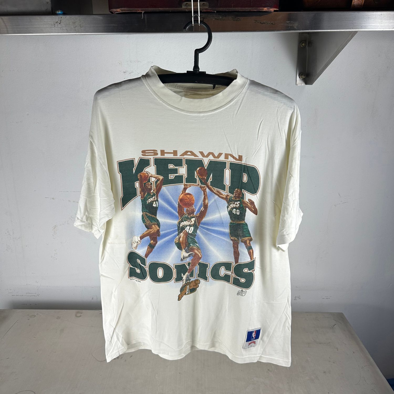 ​Vintage 90s Shawn Kemp Seattle Supersonics NBA Graphic T-Shirt
