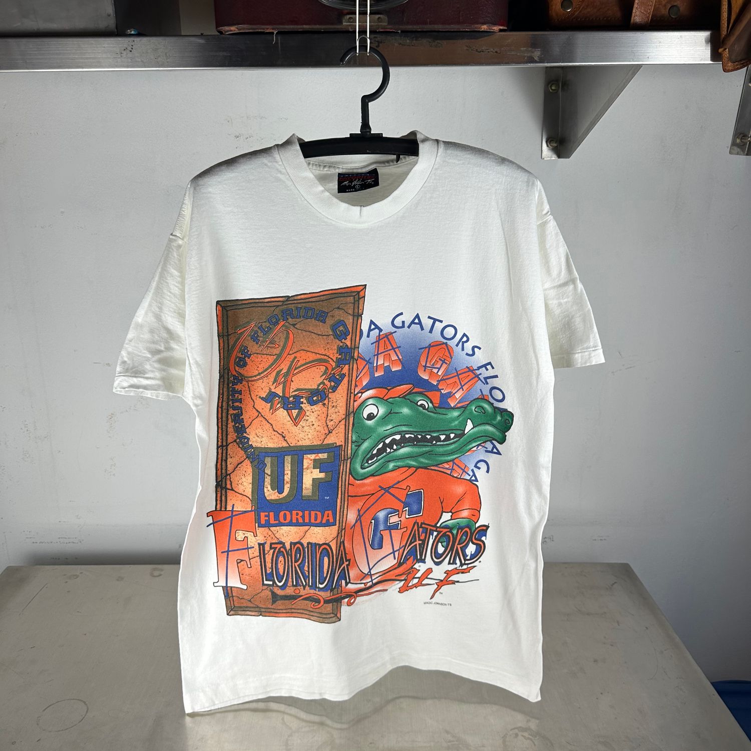 Vintage 90s Florida Gators NCAA Mascot Graphic T-Shirt