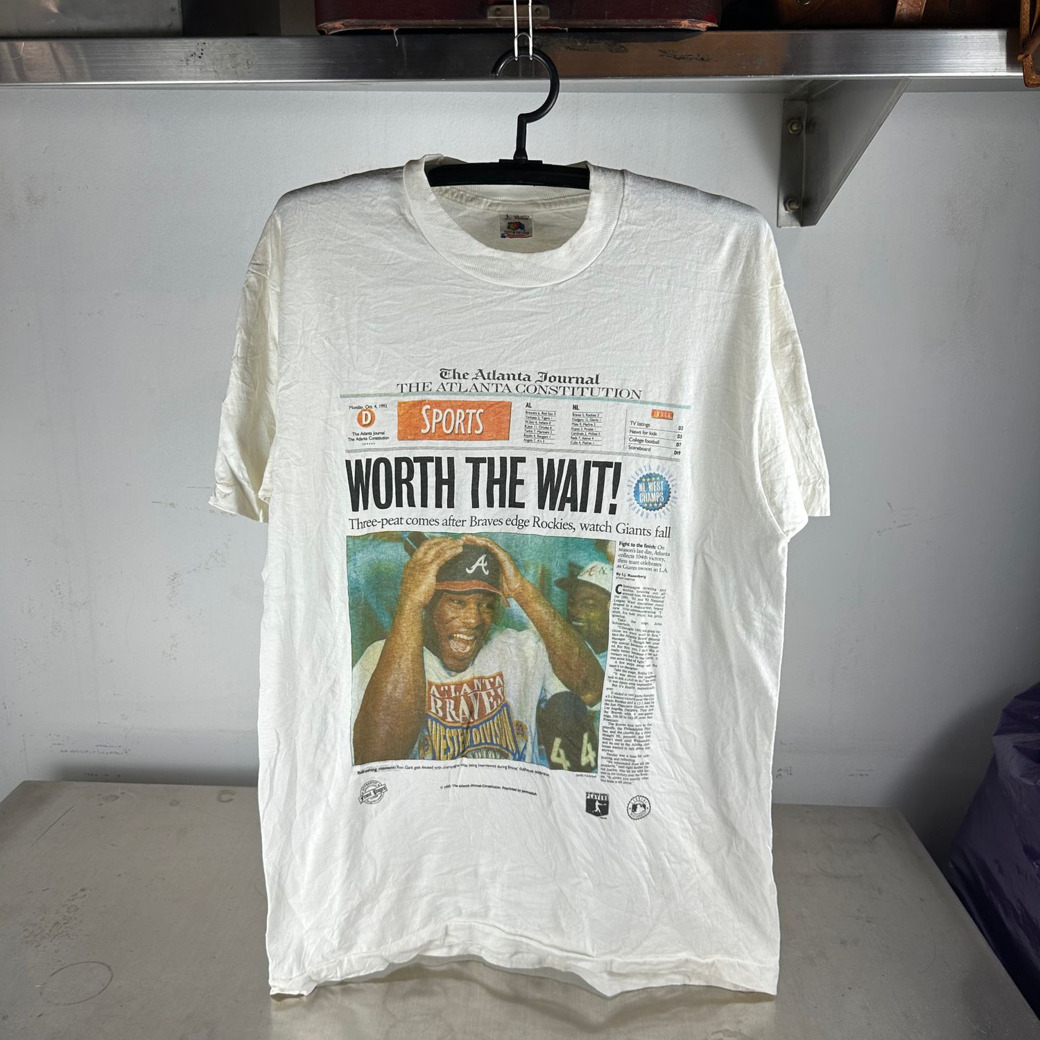 ​​Vintage 1993 Atlanta Braves 3 Peat MLB Champions Newspaper T-Shirt