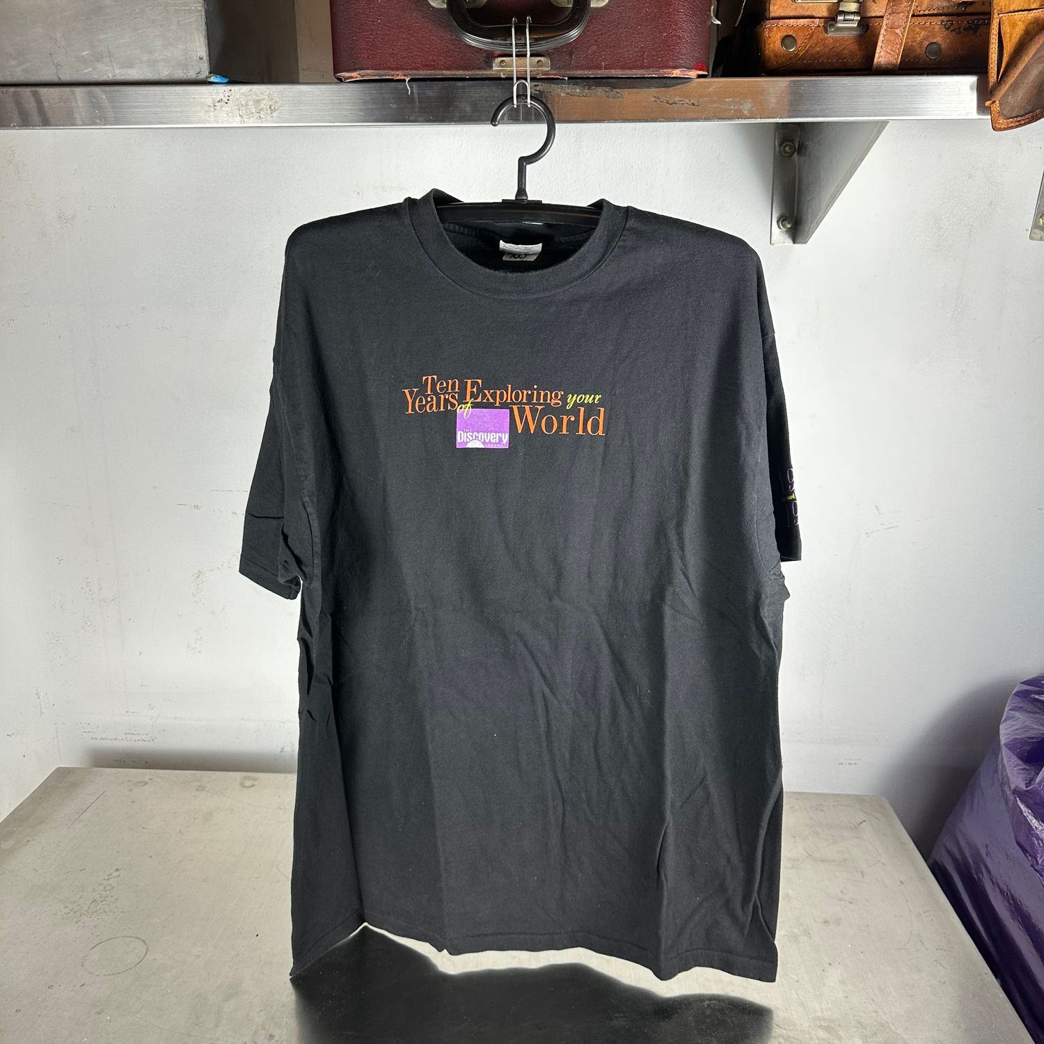 ​Vintage 1995 The Discovery Channel 10 Years Anniversary Graphic T-shirt