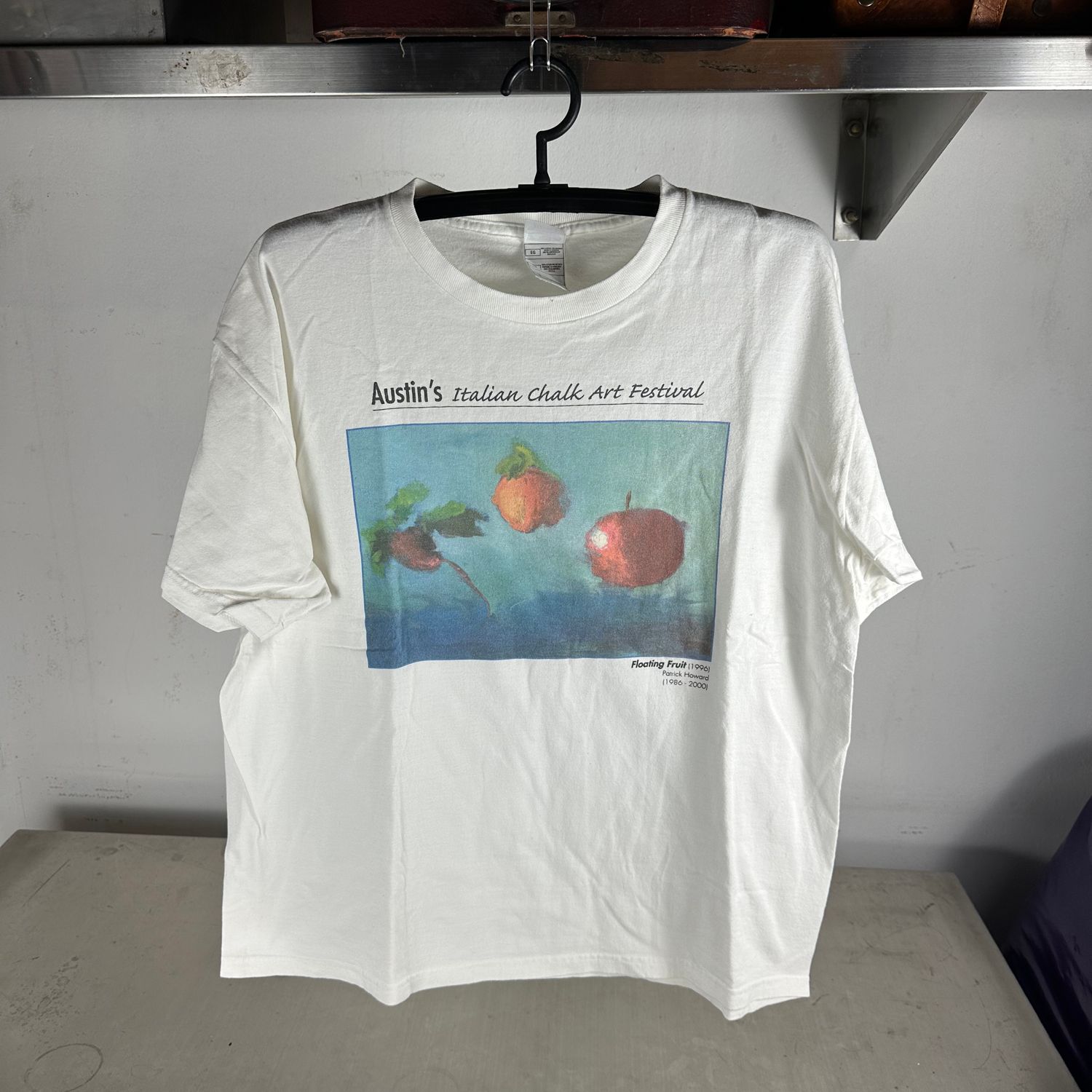​Vintage 2000 Floatin Fruit Patrick Howard Artwork Italian Chalk Art Festival T-shirt