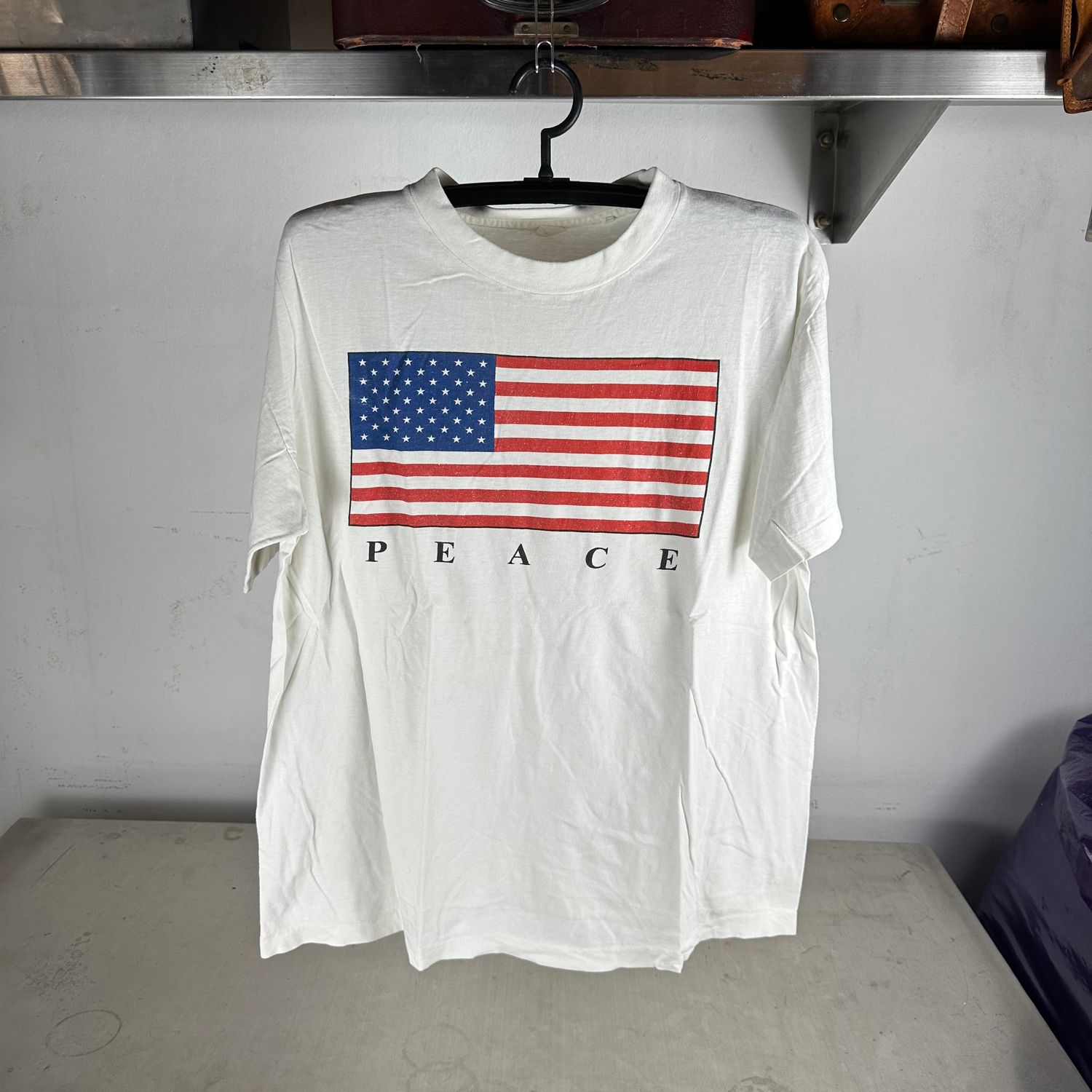 ​Vintage 90s United States of America Peace Flag Single Stitch T-shirt