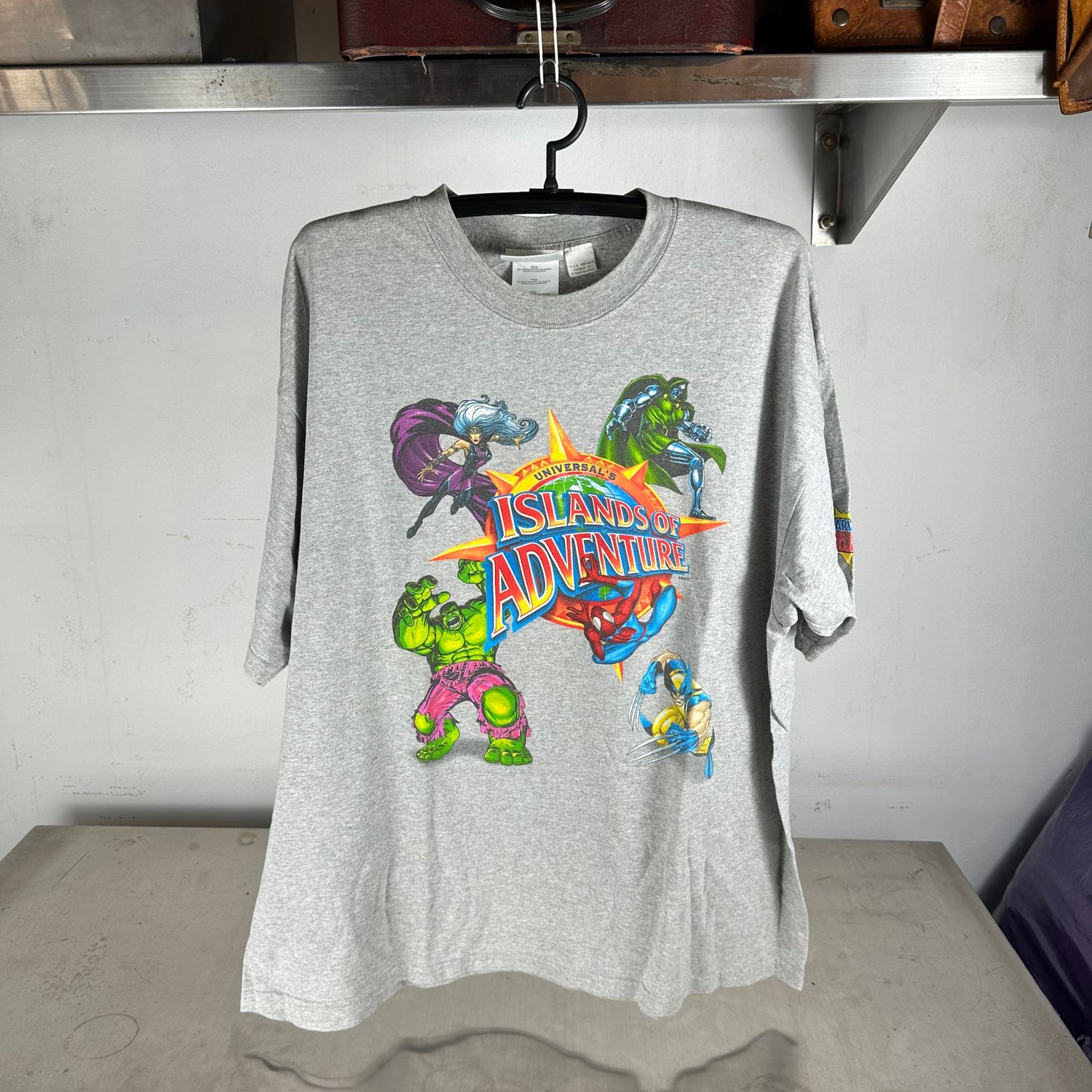 ​Vintage 1999 Marvel Super Hero Island Universal's Islands of Adventure Graphic T-shirt