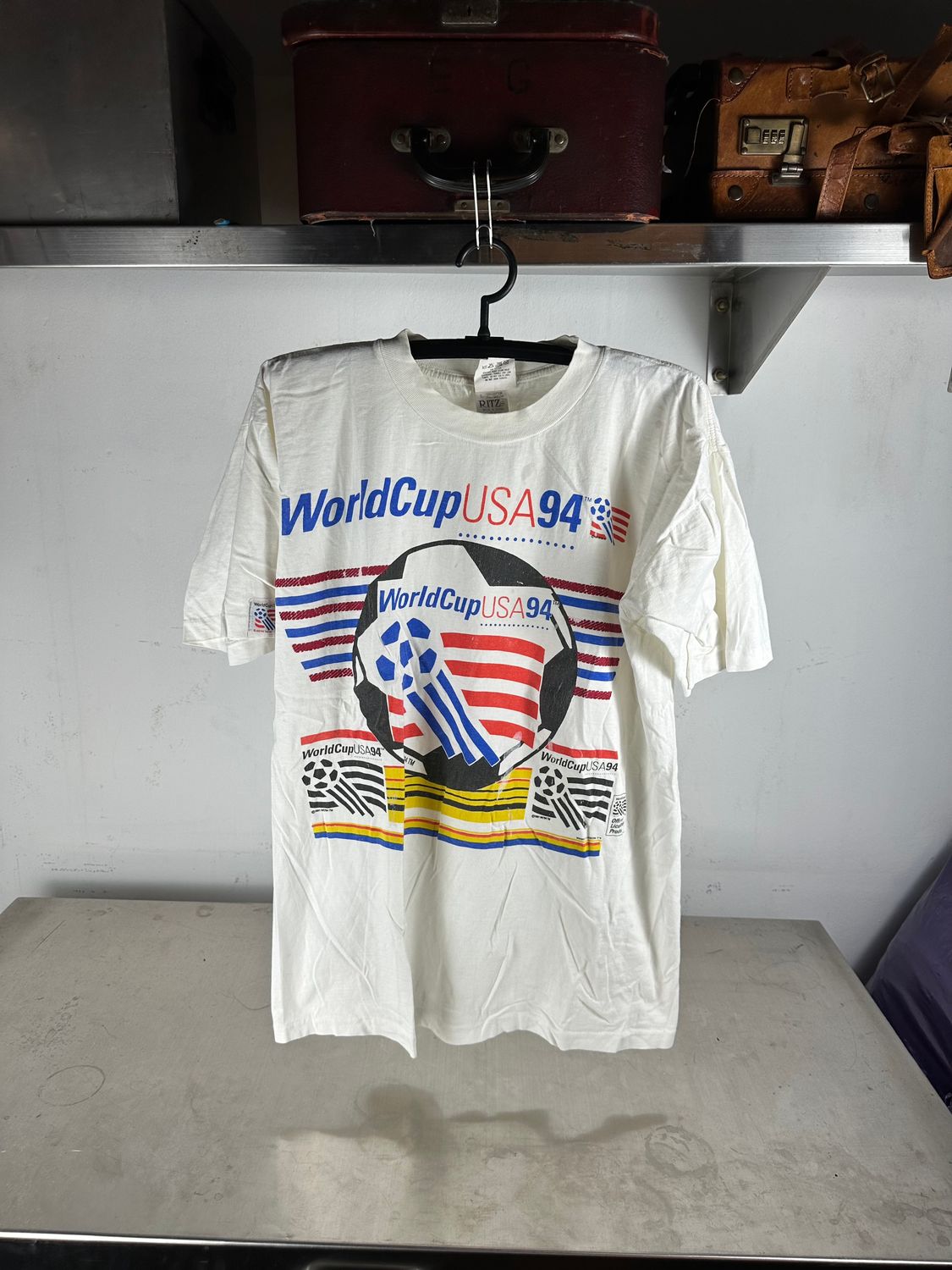 ​Vintage 1994 USA Soccer World Cup Graphic Single Stitch T-shirt