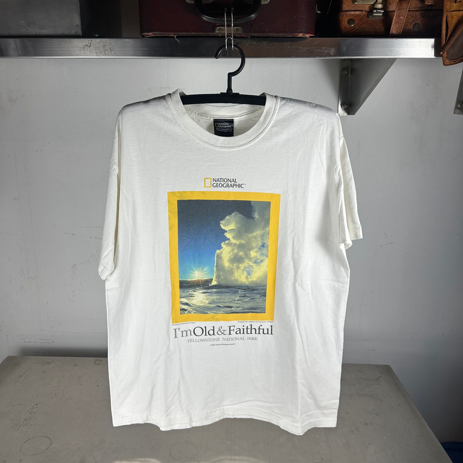 ​Vintage 2002 National Geographic Yellowstone National Park I'm Old &amp; Faithful T-shirt