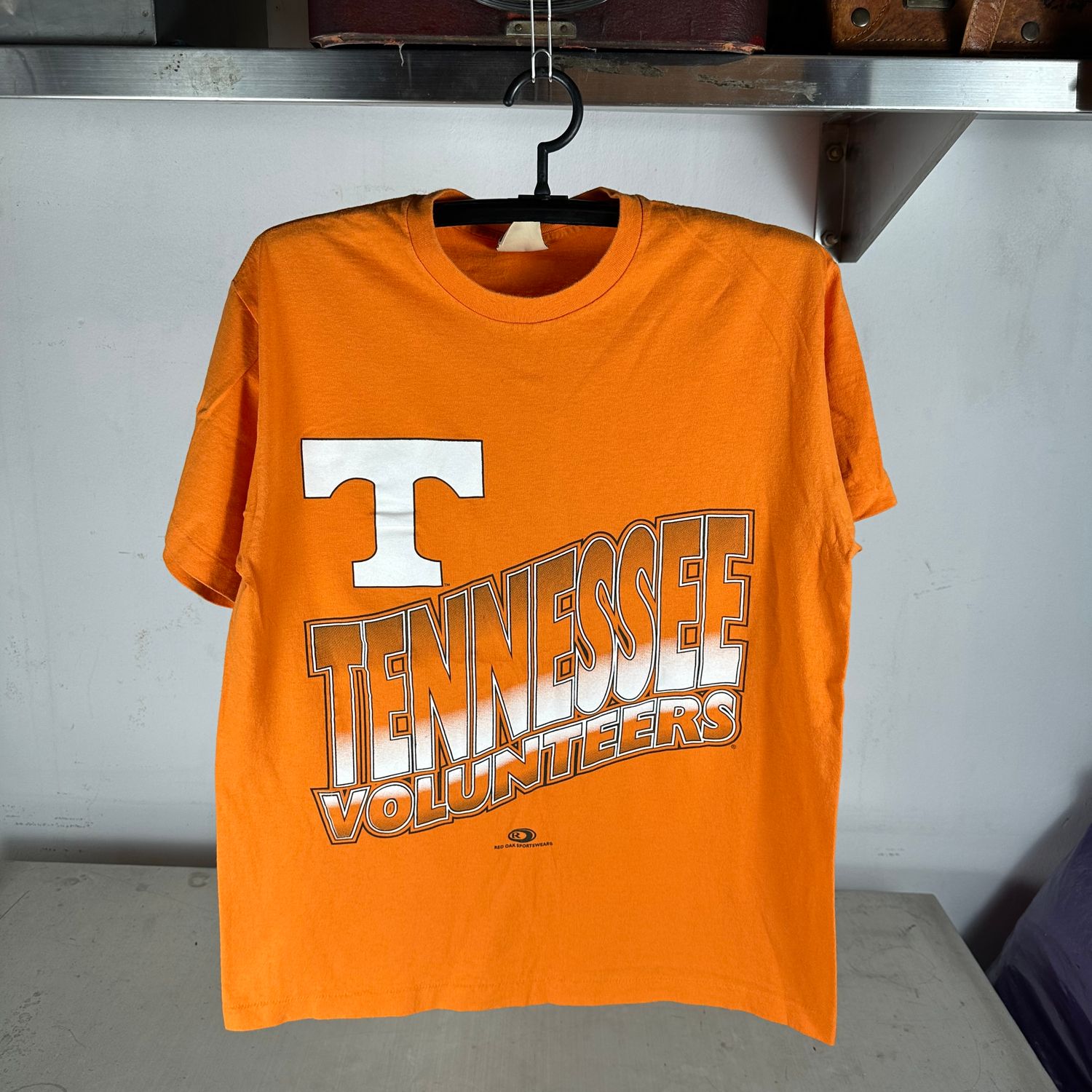 ​Vintage 90s Tennessee Volunteers NCAA Graphic Single Stitch T-shirt