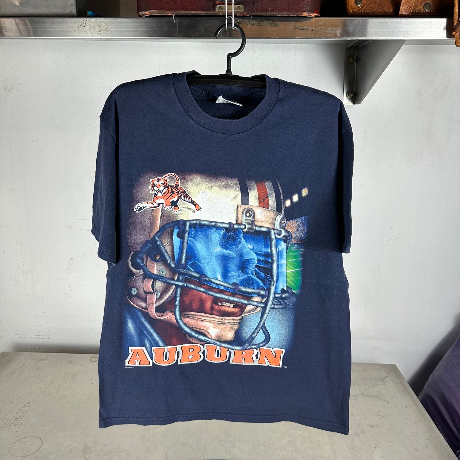 ​​​Vintage 90s Auburn Tigers NCAA Football Graphic T-shirt