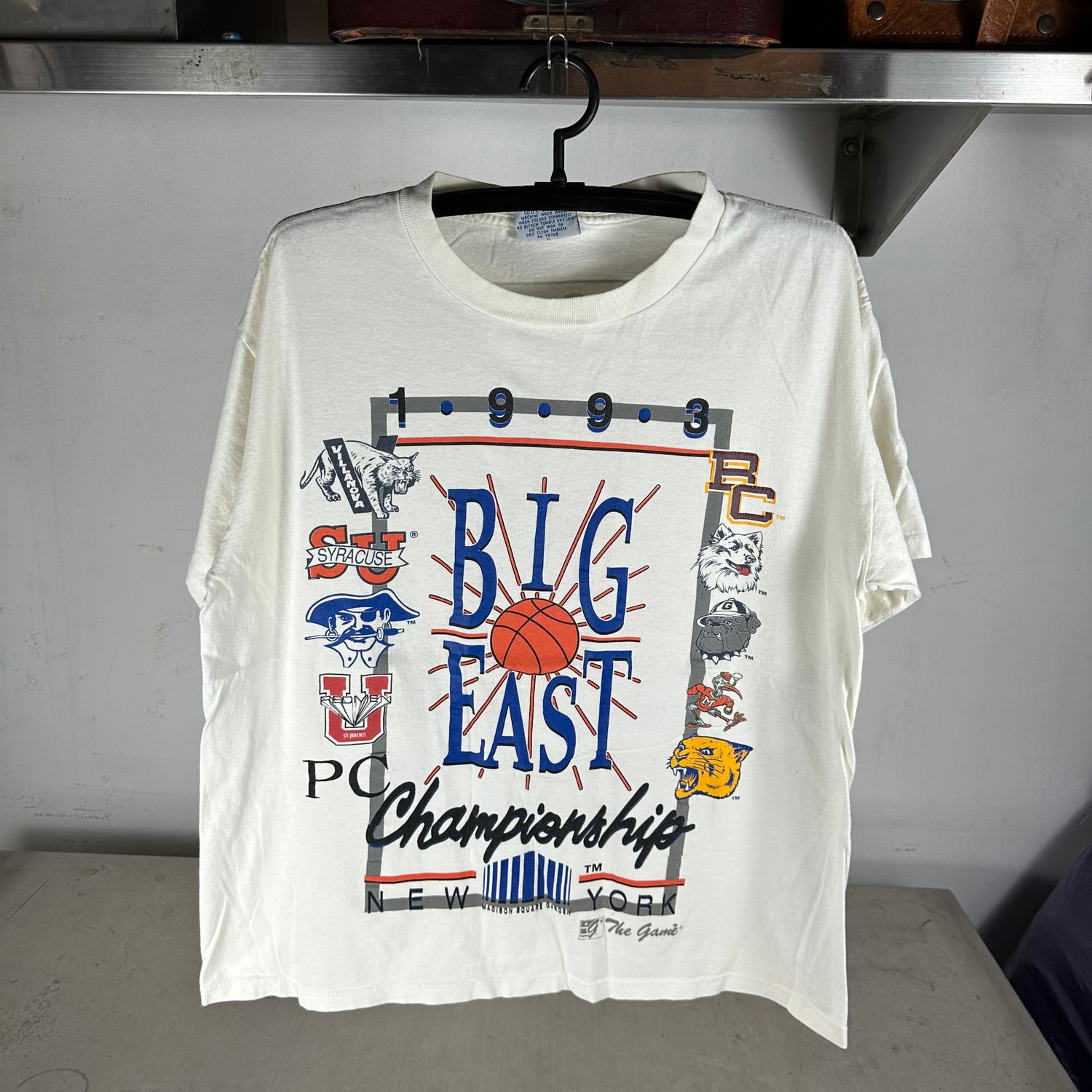 ​Vintage 1993 NCAA Basketball Big East Championship Graphic T-shirt