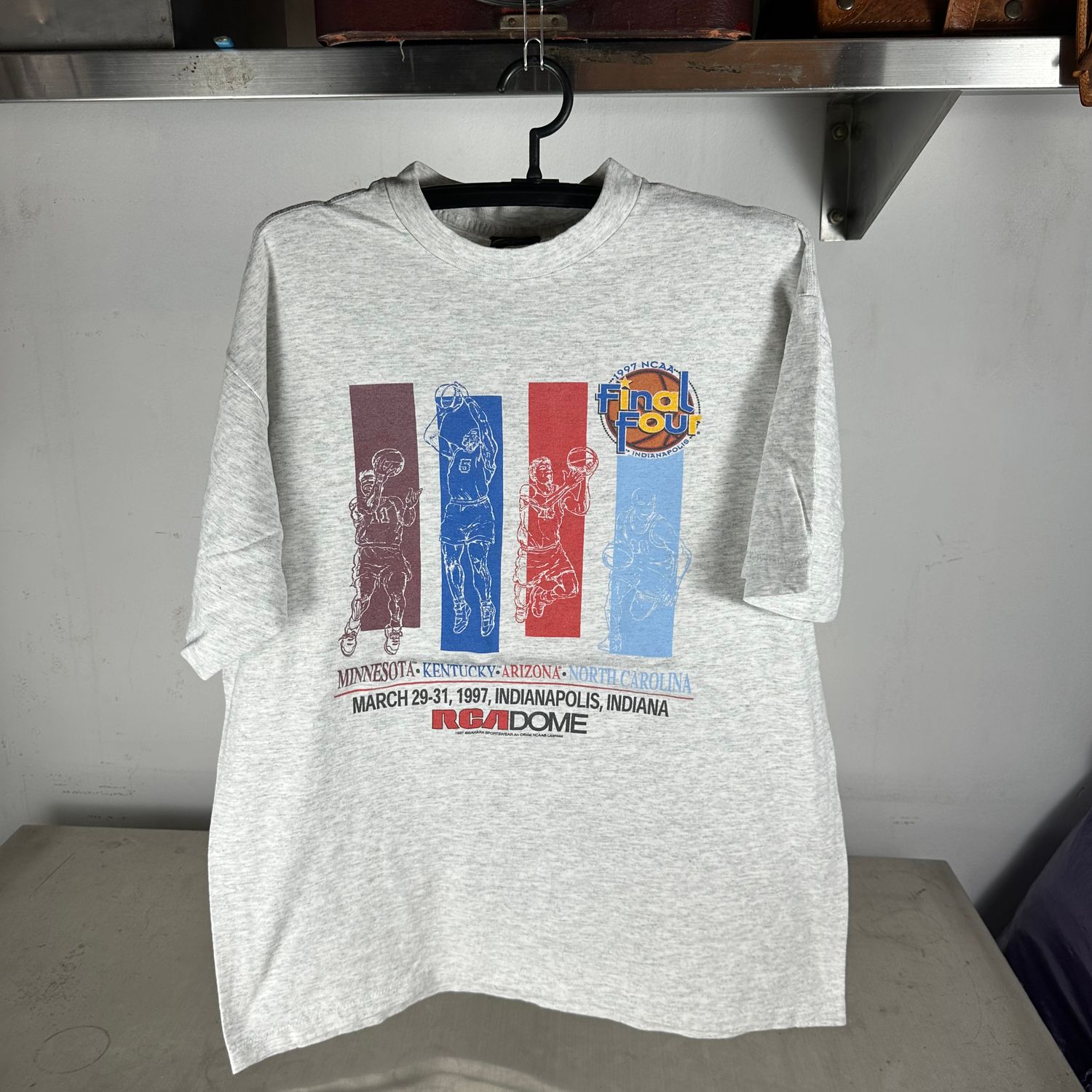 ​Vintage 1997 NCAA Basketball Final Four Single Stitch T-shirt