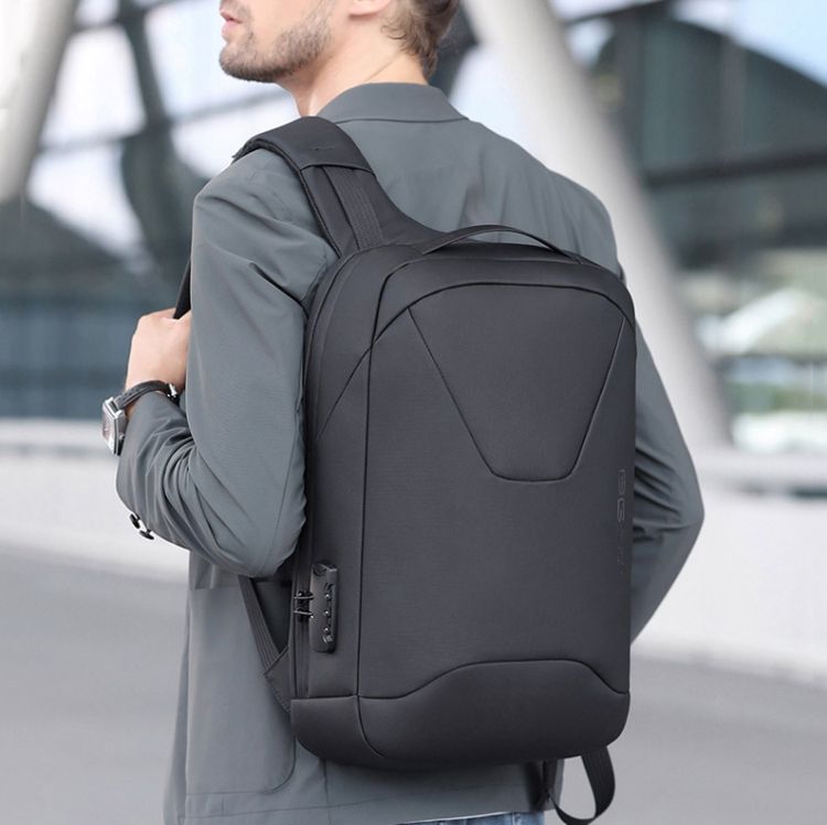 BANGE BG-22188 Kilitli ve USB Şarj Portlu 15.6" Laptop Sırt Çantası-Siyah