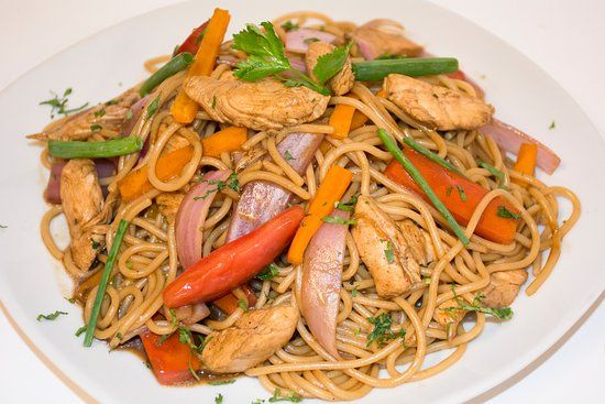 Tallarín Saltado