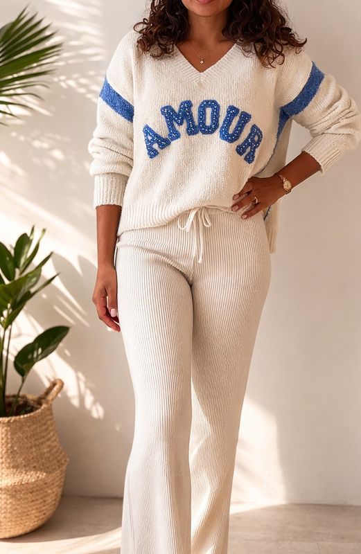 Pull “Amour” – Écru &amp; Bleu – Taille Unique