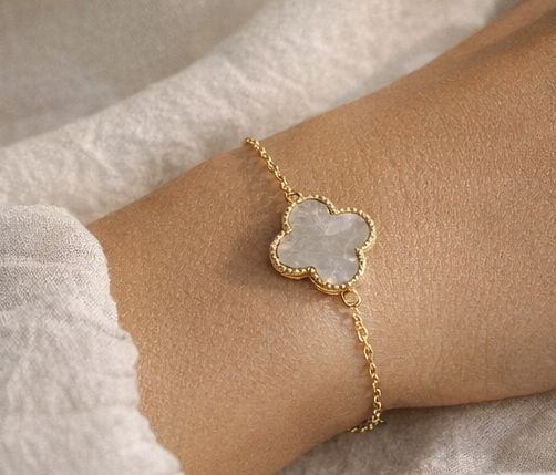 ​Bracelet doré trèfle