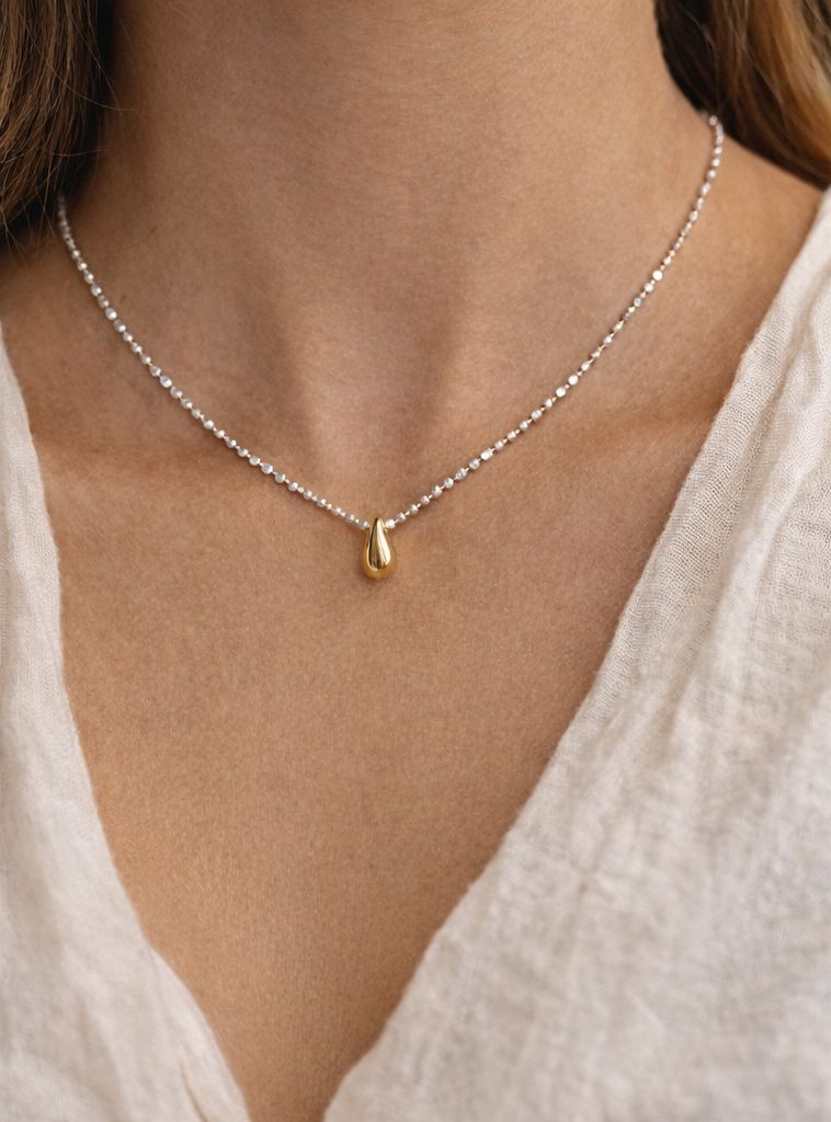 Collier perles fines goutte dorée