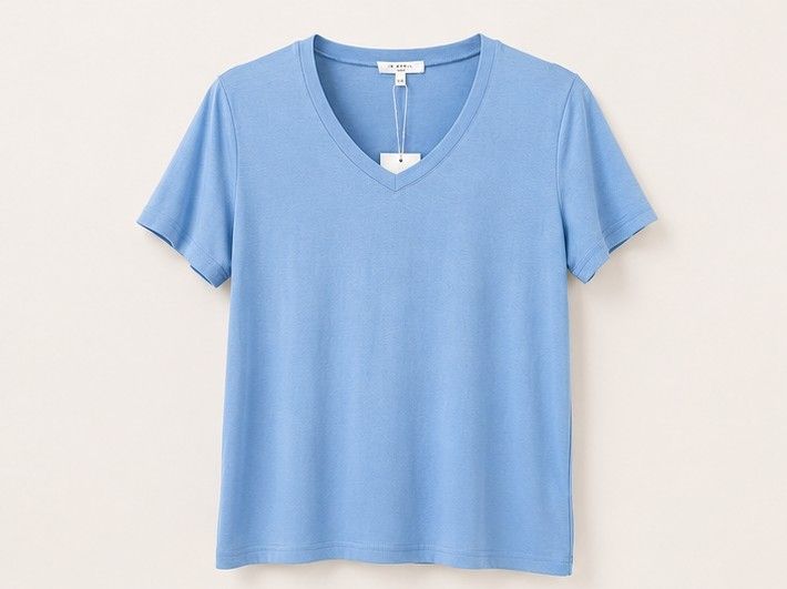 T-shirt Bleu satiné Col V