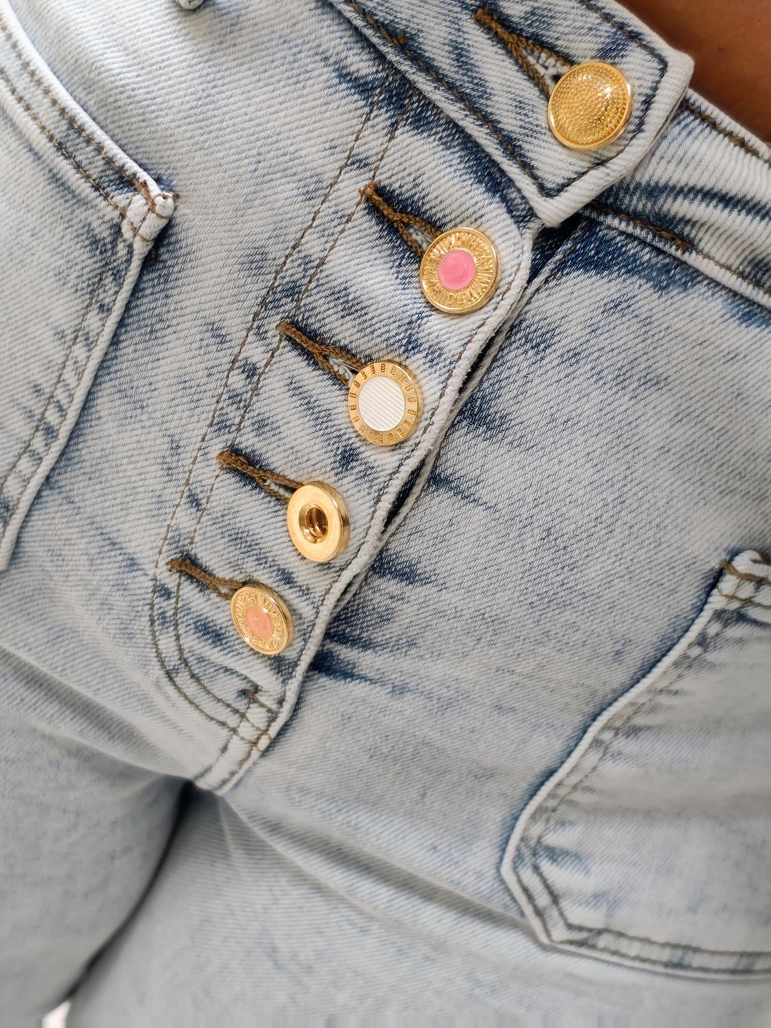 Jeans colourfull buttons