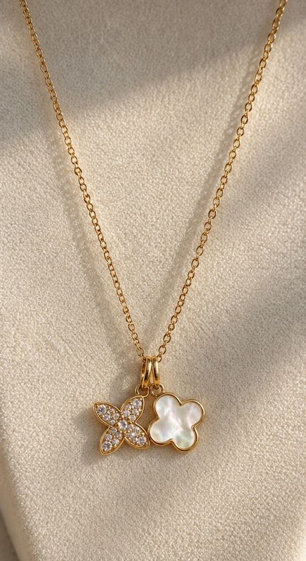 Collier Ayana doré – Fleurs nacrées &amp; serties