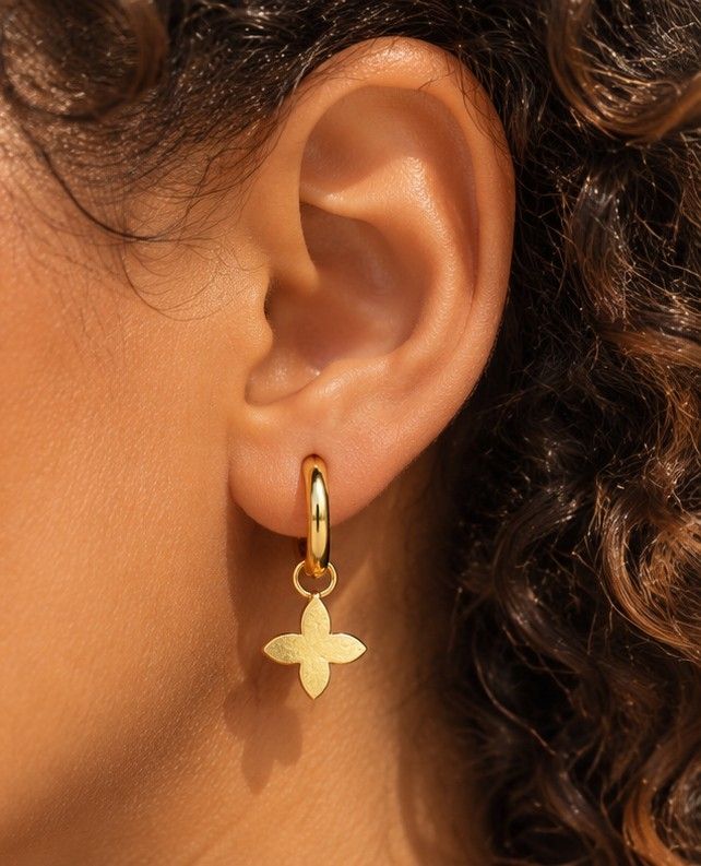 Boucles d’oreilles Malia dorées – Fleur