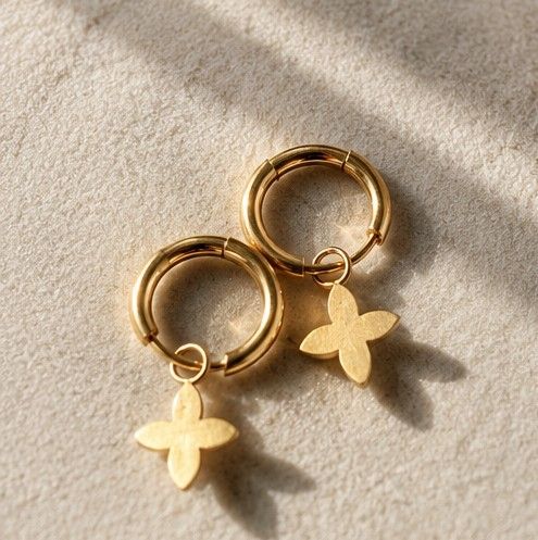 Boucles d’oreilles Malia dorées – Fleur