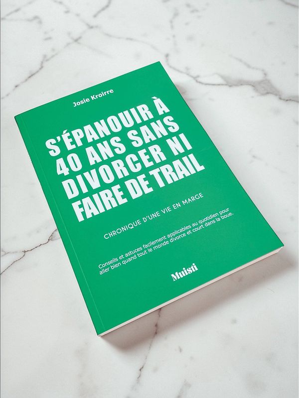 Carnet / Faux Livre - S'épanouir à 40 ans sans divorcer ni faire de trail