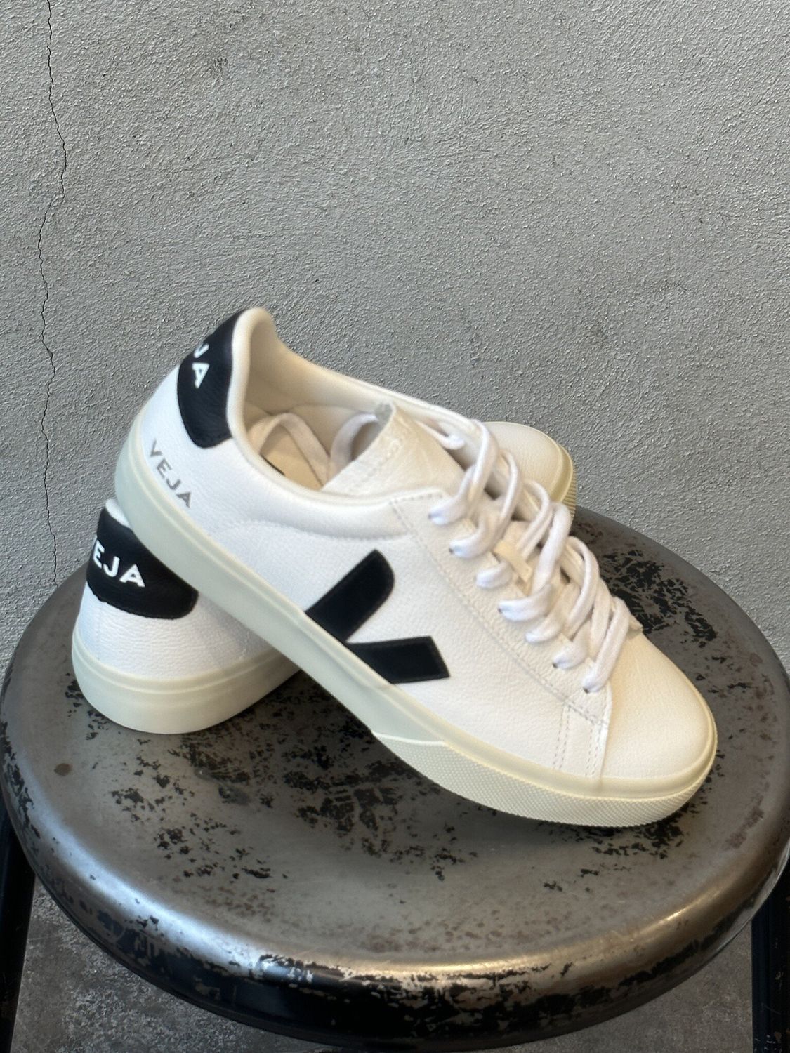 V-10 Chromefree Leather sneakers, Color: White and Black, Size: 36