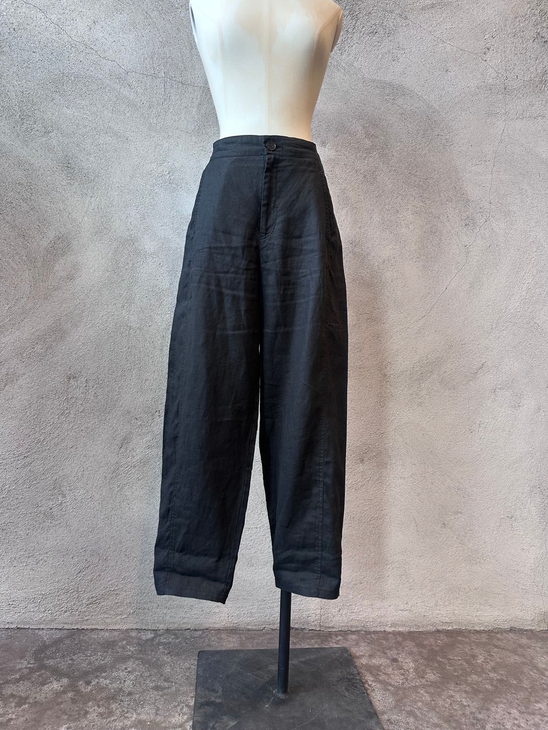Atima linen barrel leg pants