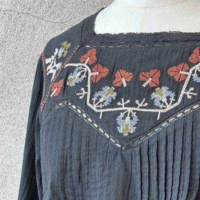 AD145 Blouse